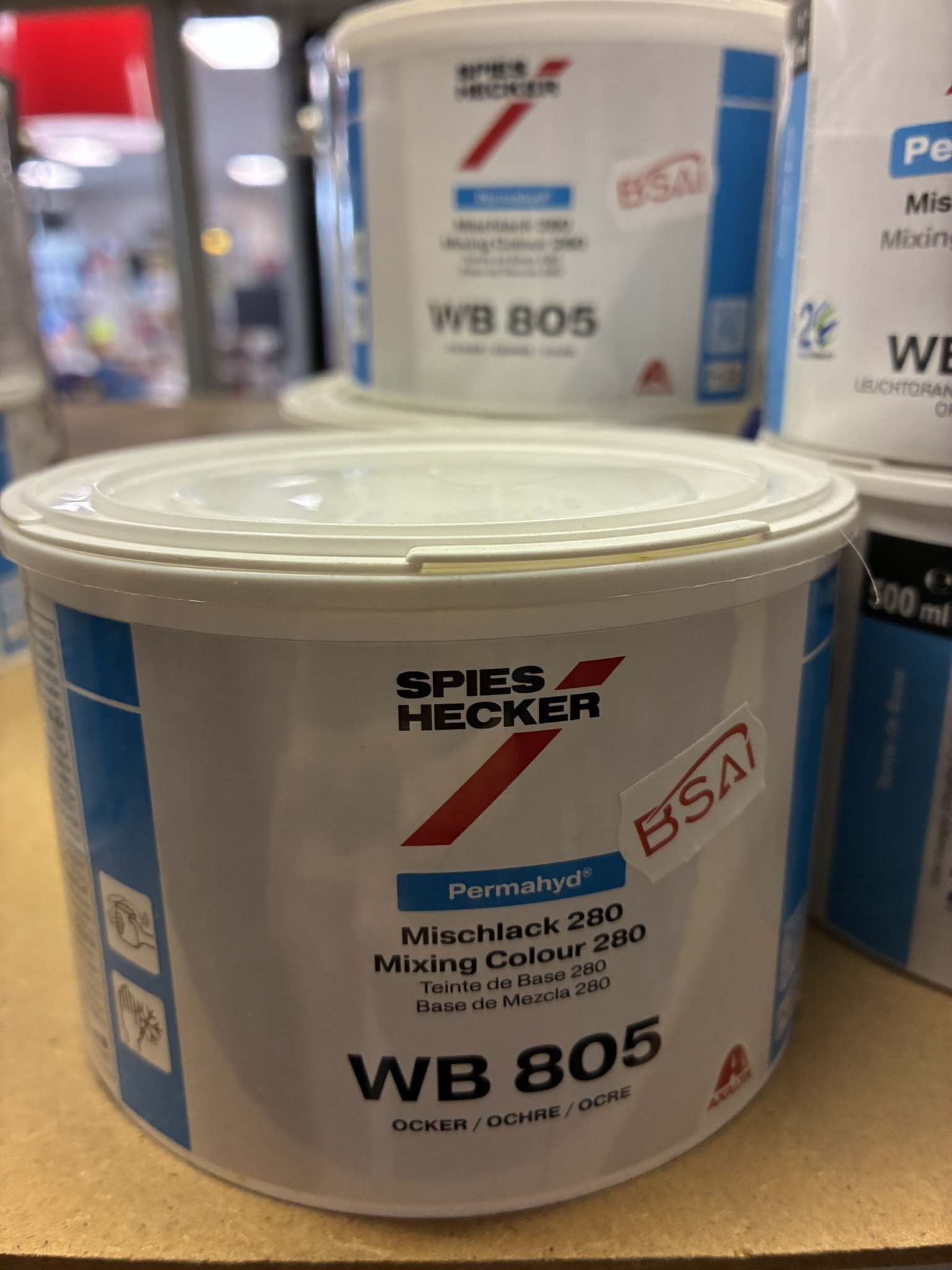 wb805