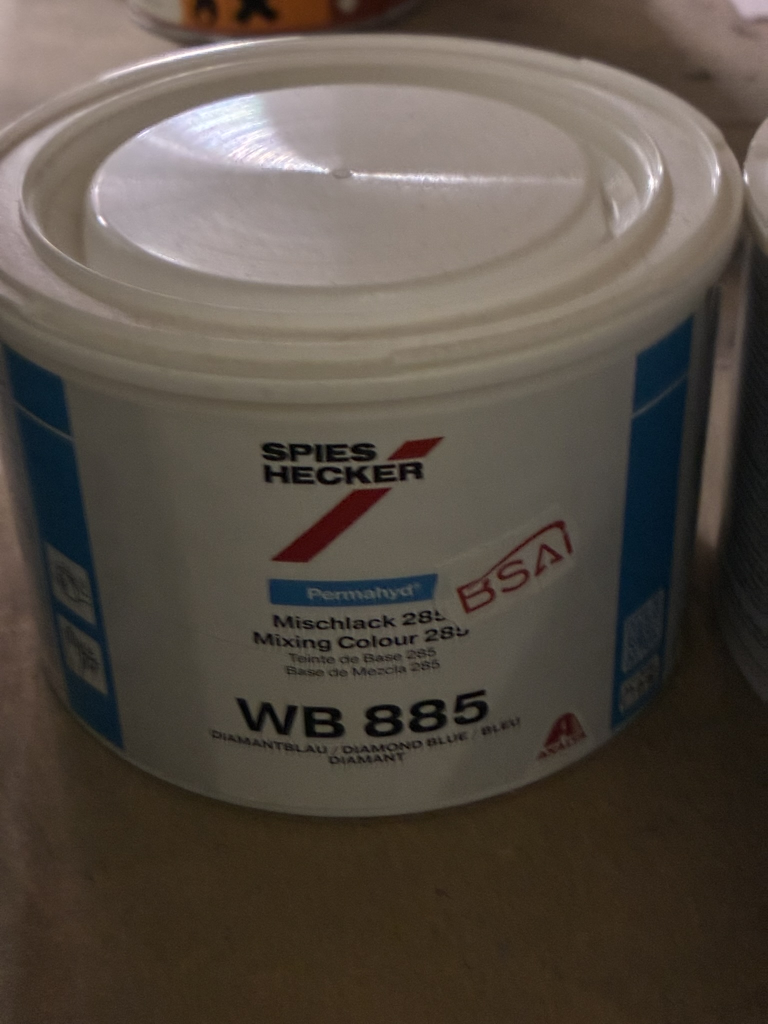 wb885