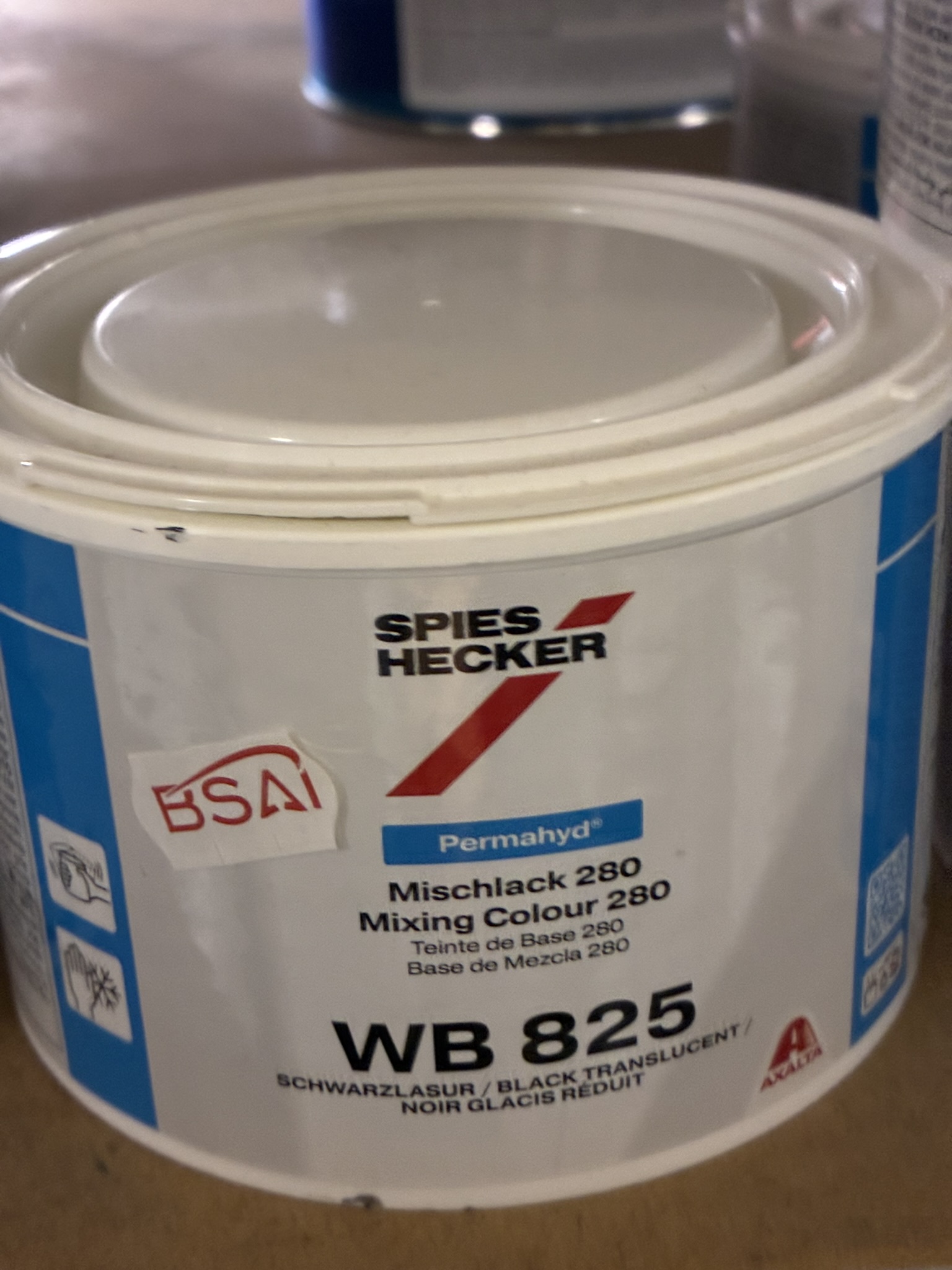 wb825