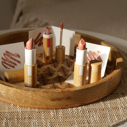 3_produits_levres_nude_ambiance-1carré