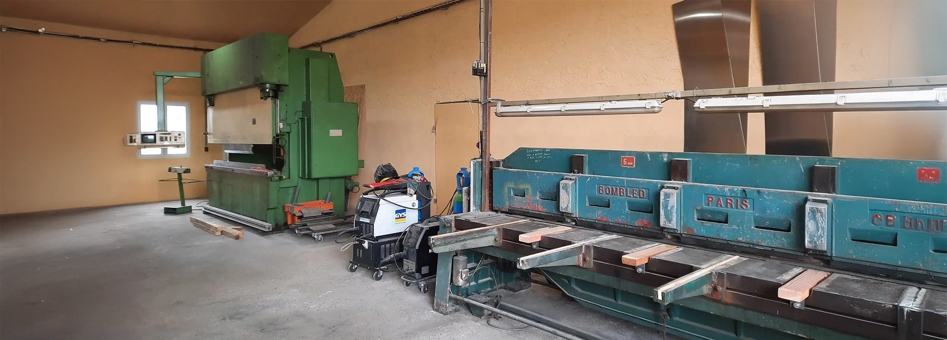 crea metal meca conception paralaxe