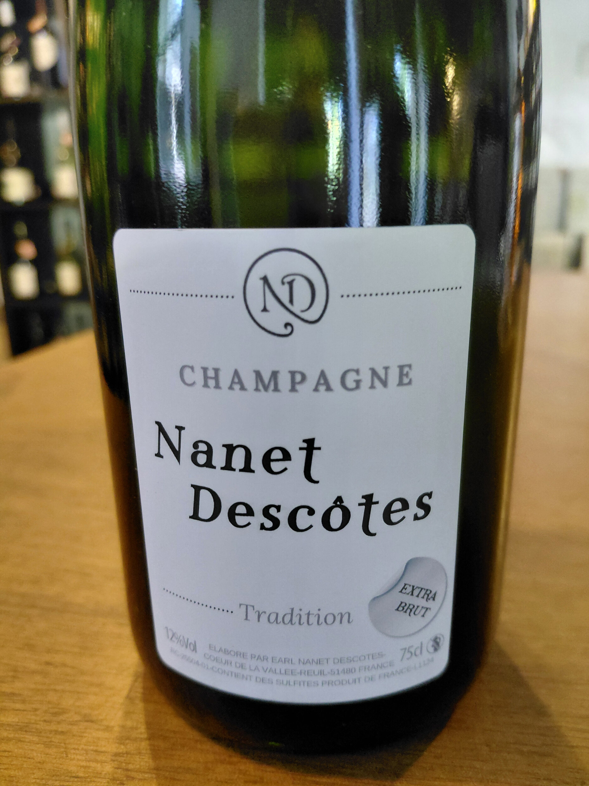Champagne Nanet Descotes. Extra Brut.