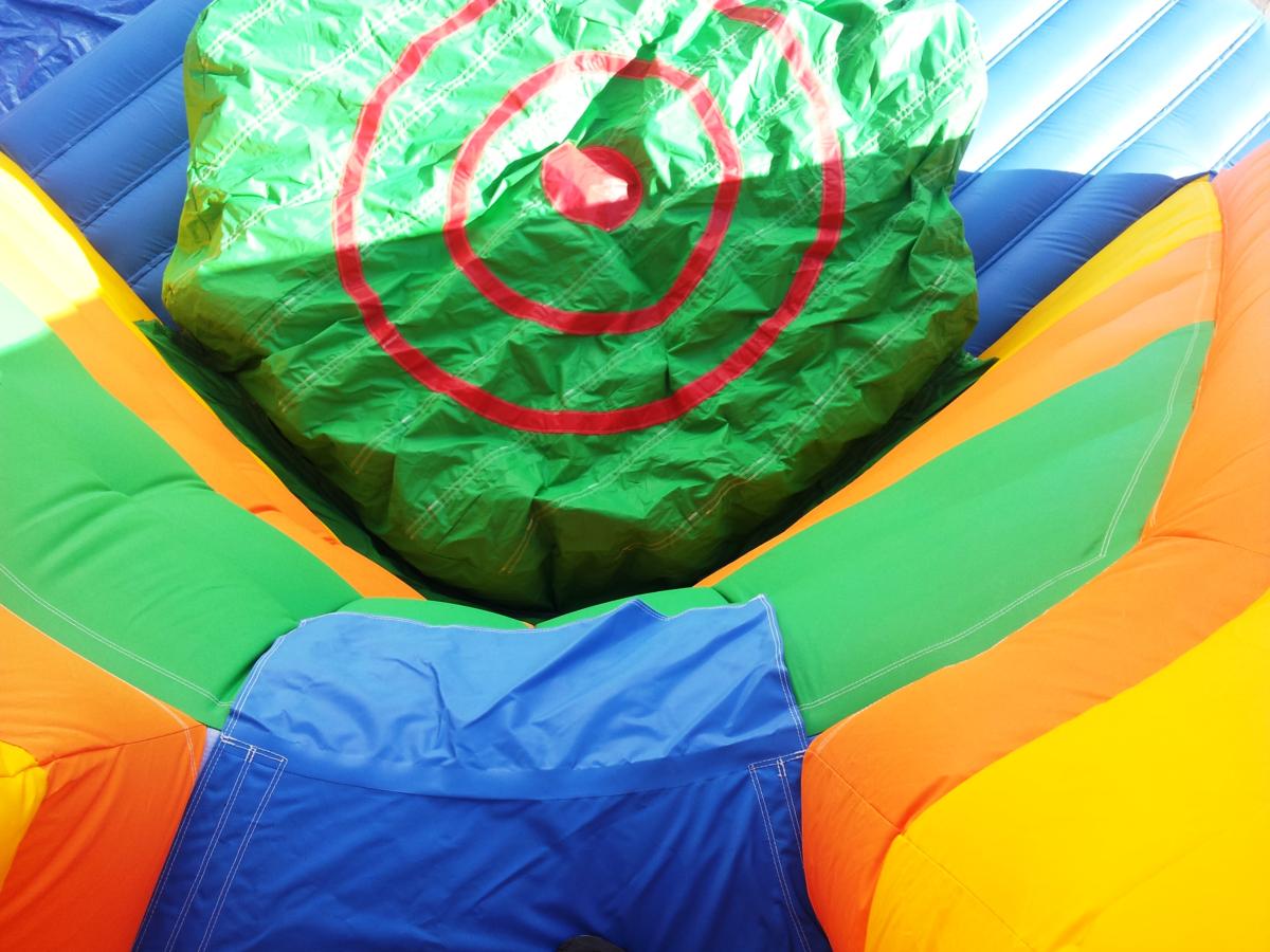 STRUCTURE DE SAUT GONFLABLE