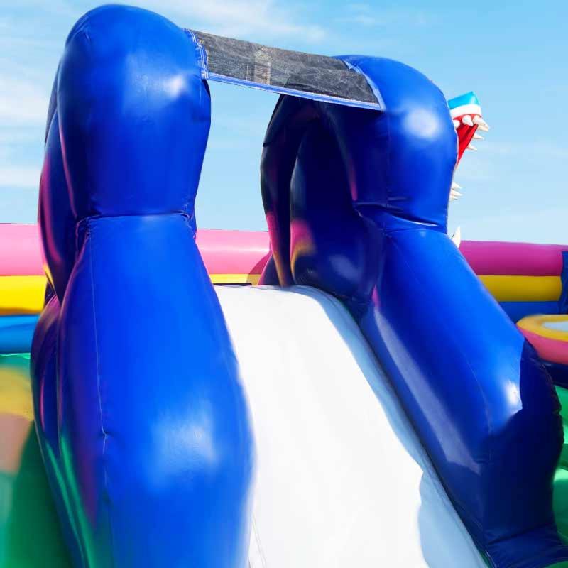 Le-Parc-des-Animaux-gonflabl-enfance-toboggan-zoom