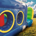 Parcours-Gonflable-Obstacles-6m-x-5m-face-avant-zoom