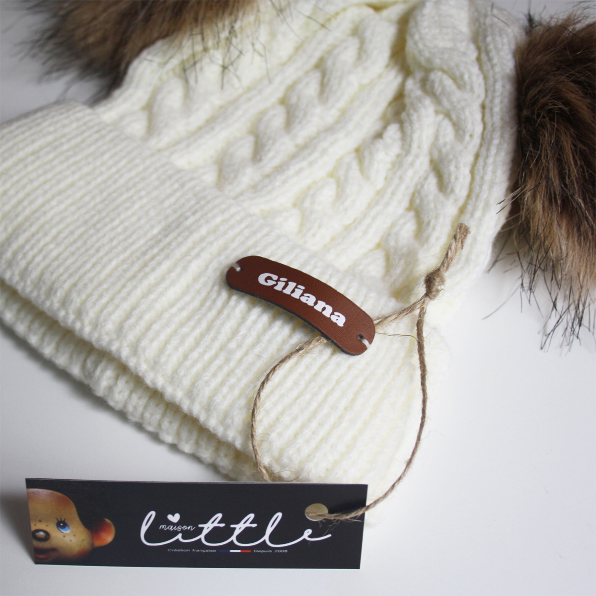 bonnet hiver blanc maille torsadée avec pompons