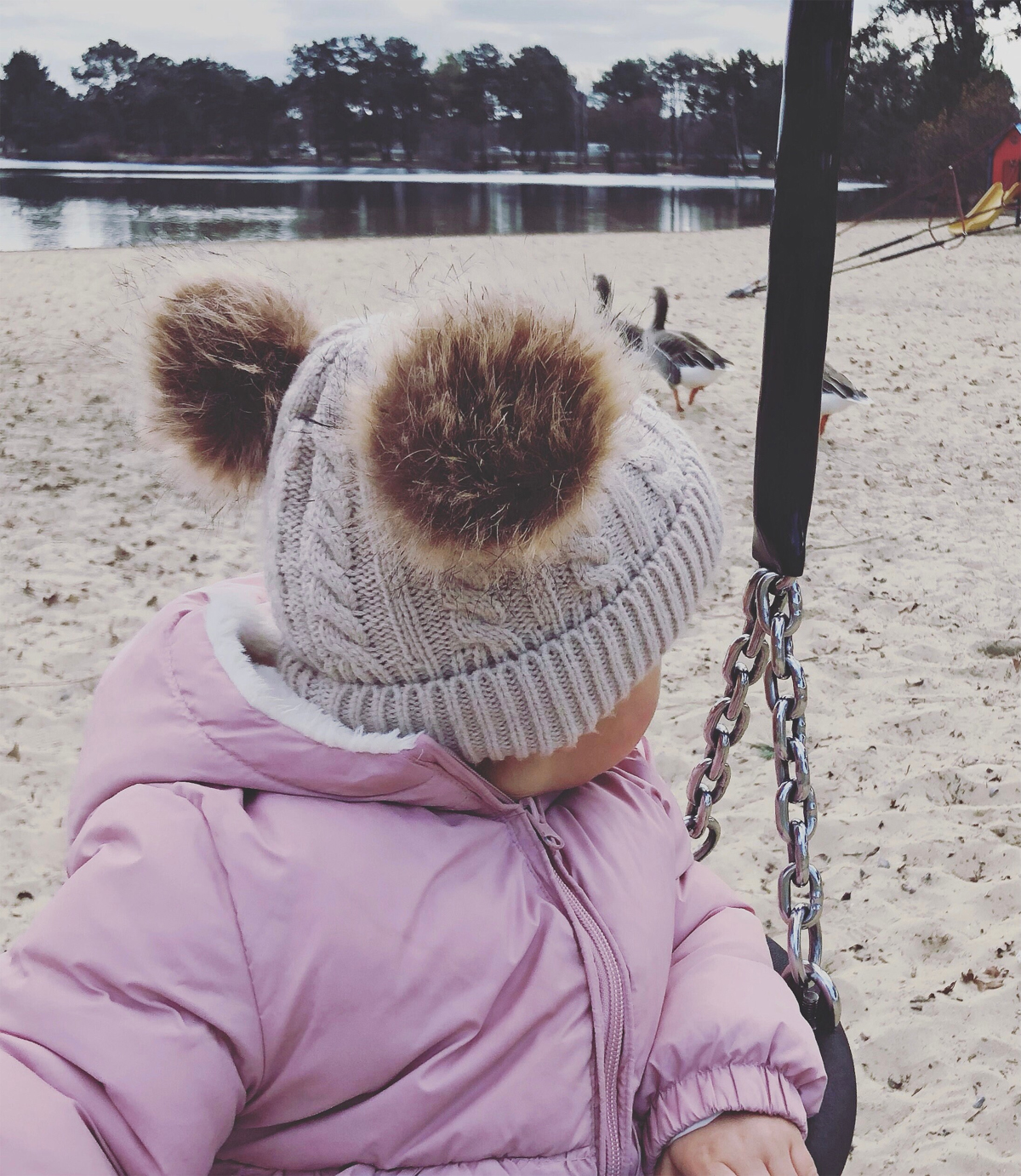 chaoeau bebe enfant laine torsades pompons fausse fourrure