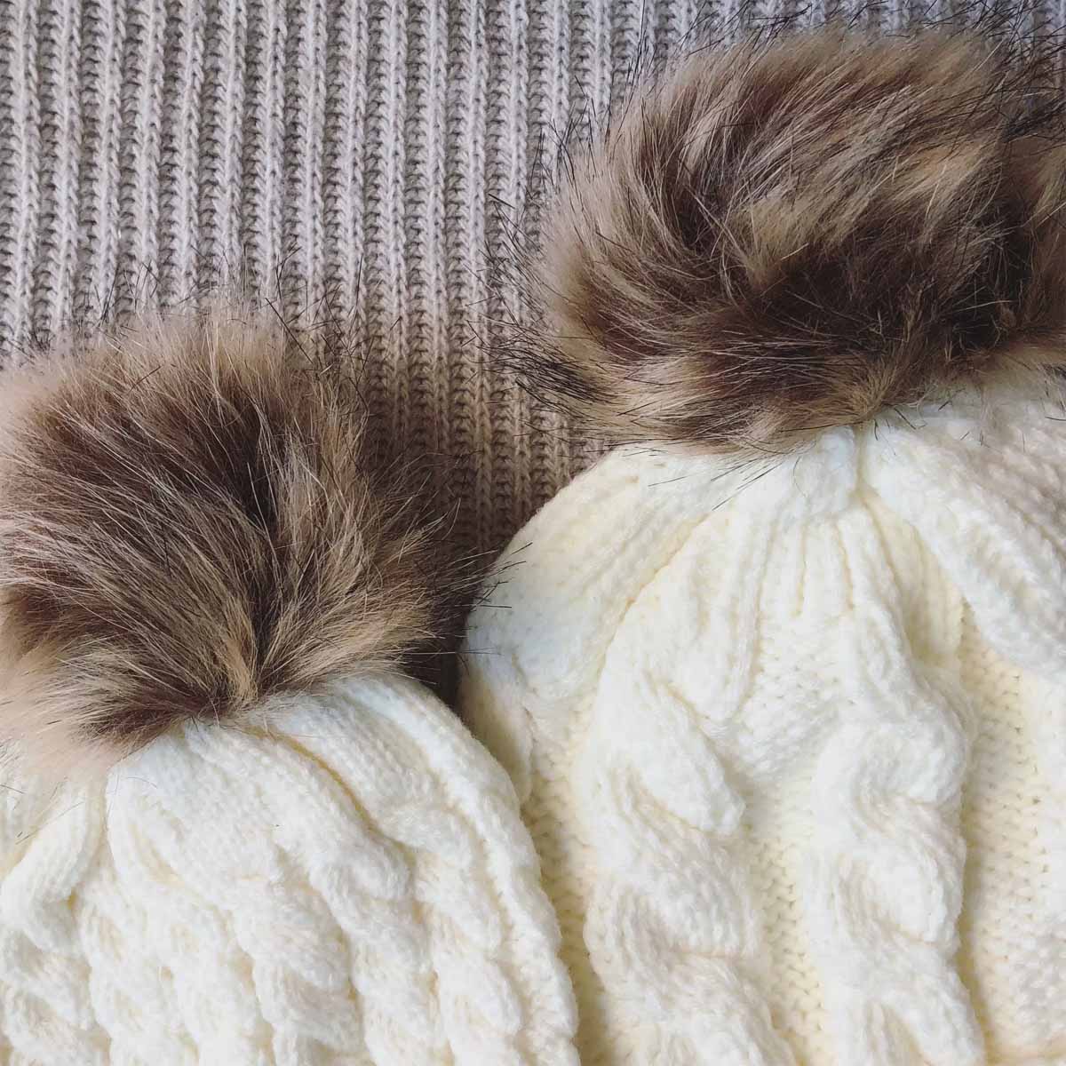 deux bonnet enfant papa maman personnalisés