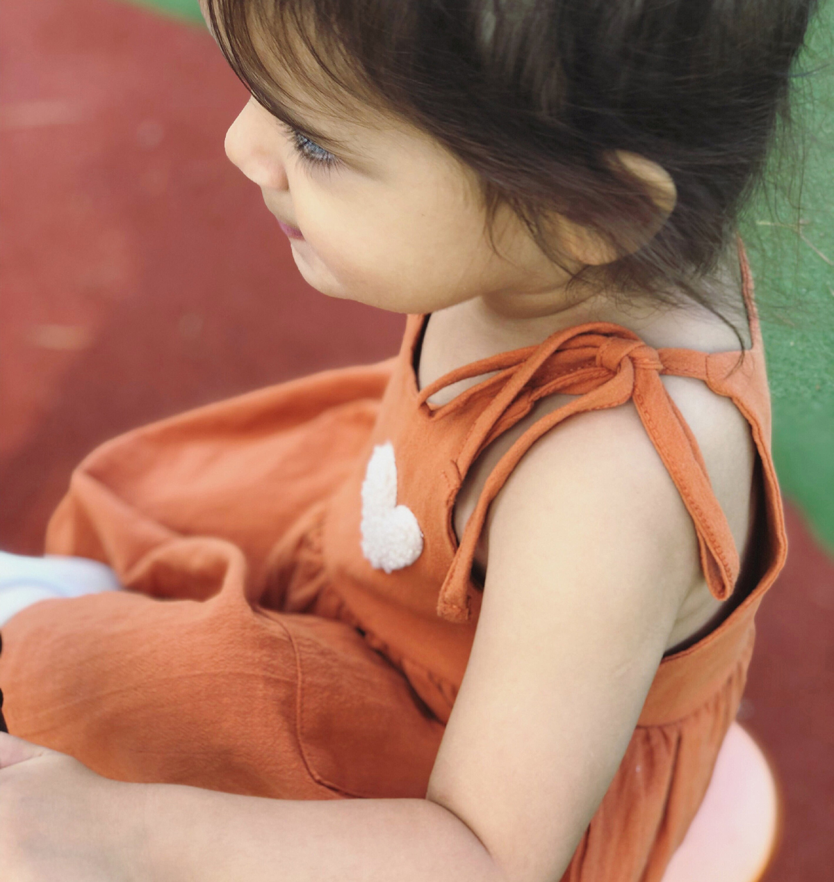 robe à nouettes pour la plage couleur rouille avec coeur blanc