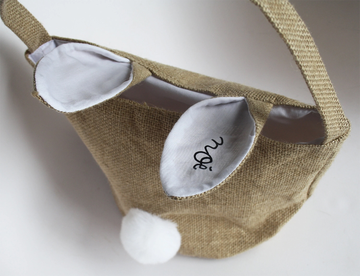 grand panier à oreilles et anse avec pompon et prénom