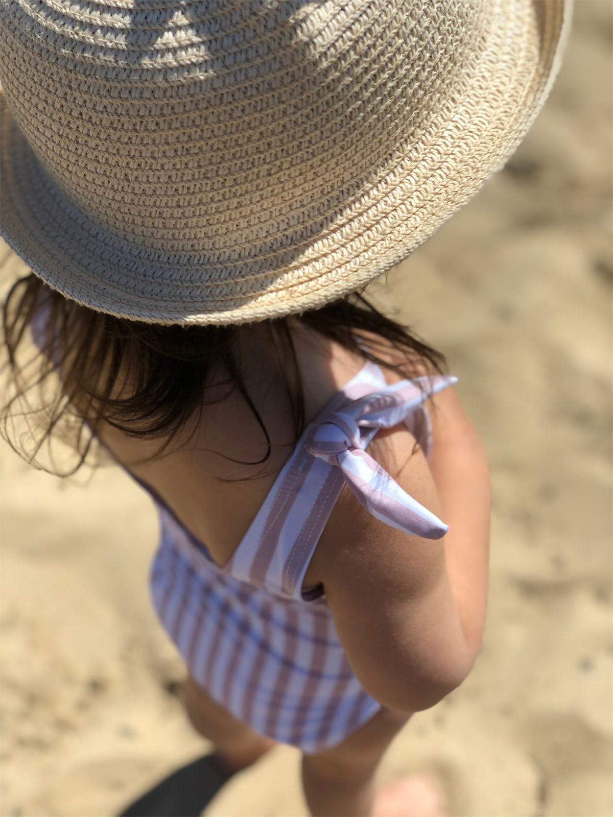 maillot enfant rayé noué épaule rose