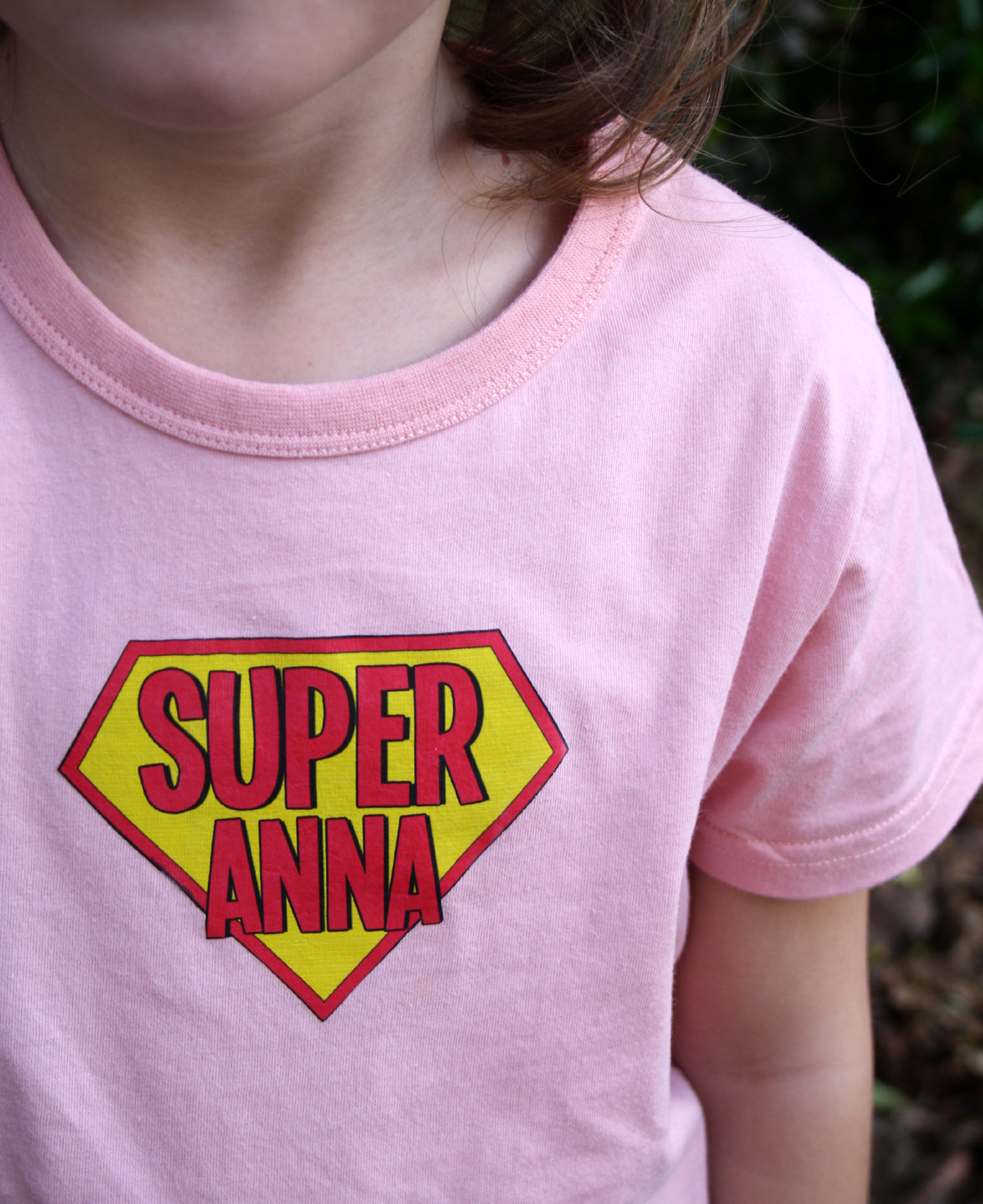 t-shirt-rose-super-heroine-enfant-prenom