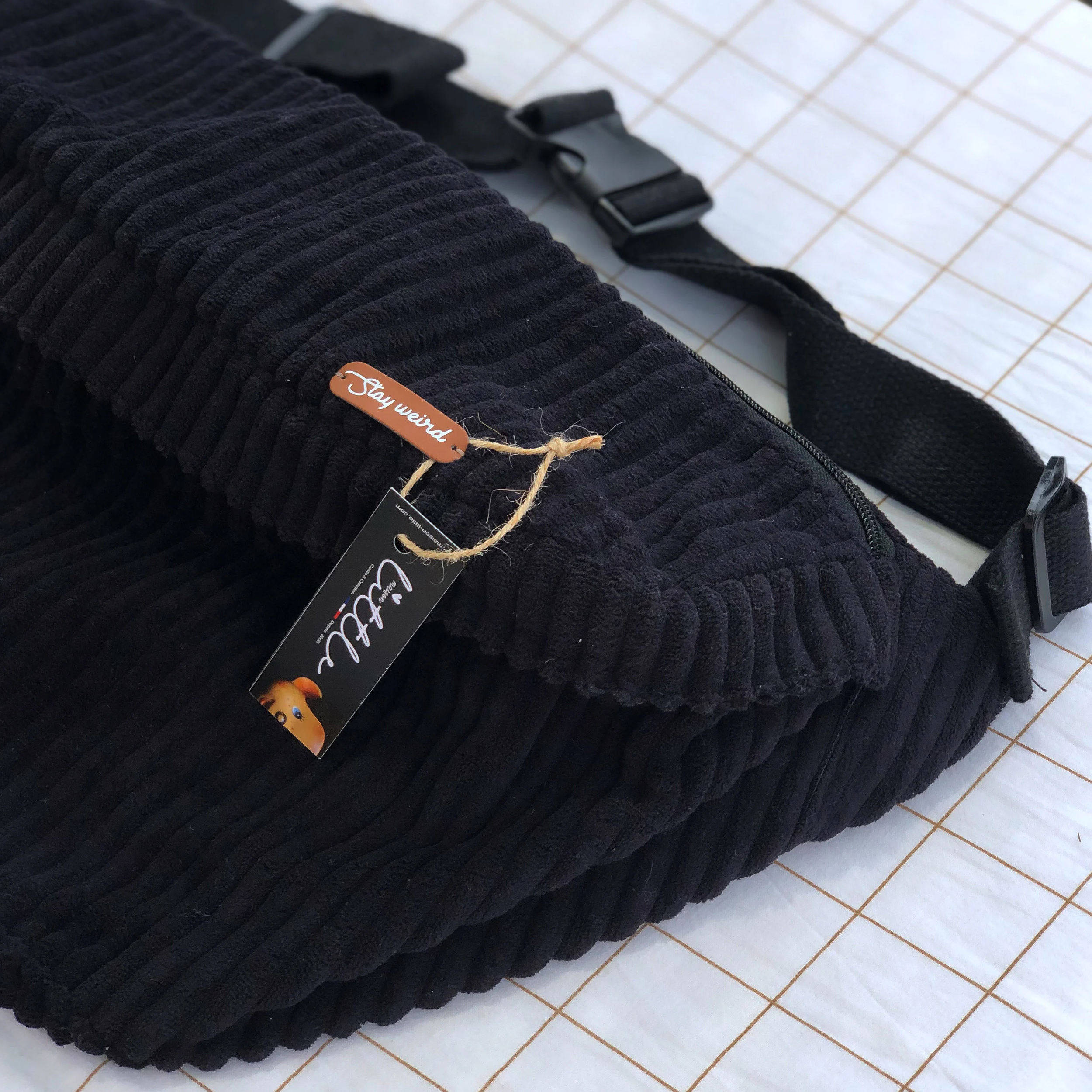 sac bandoulière à poches en velours noir à personnaliser