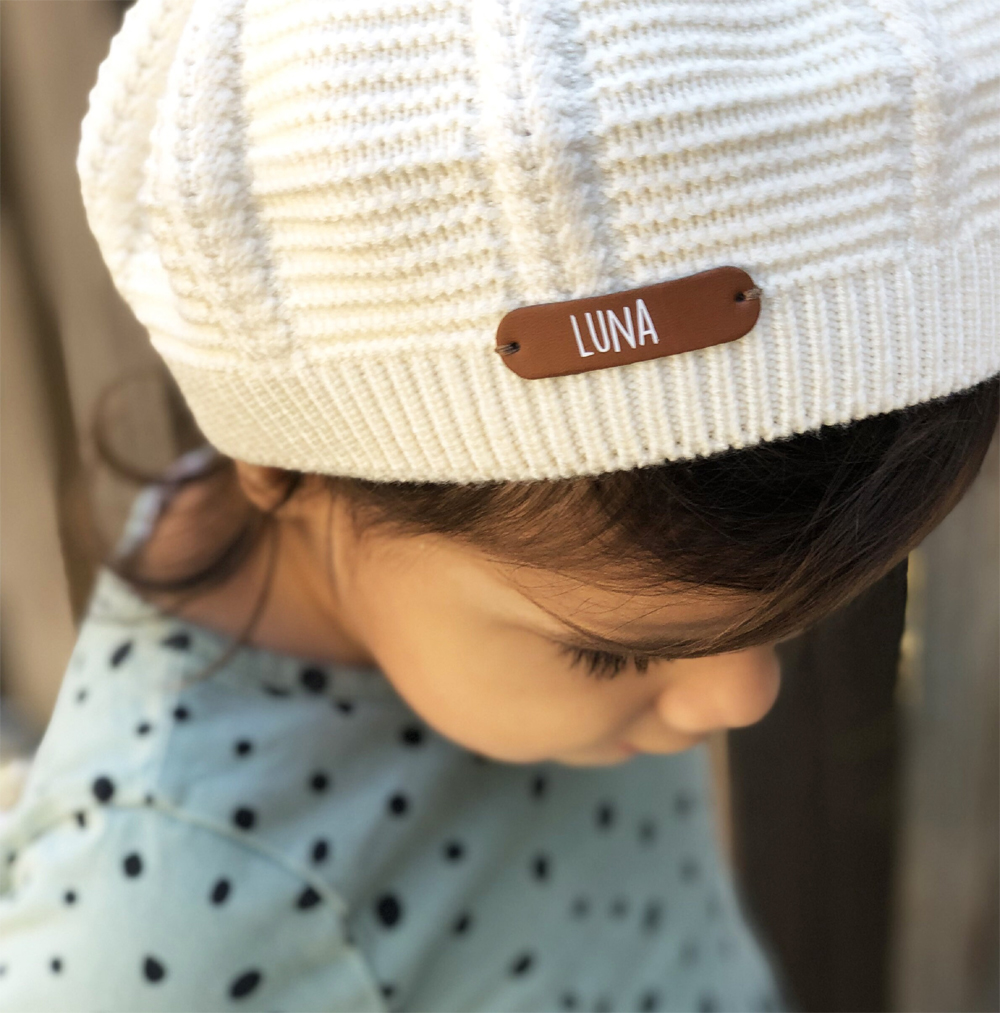 beret-bebe-enfant-prenom-cuir-camel