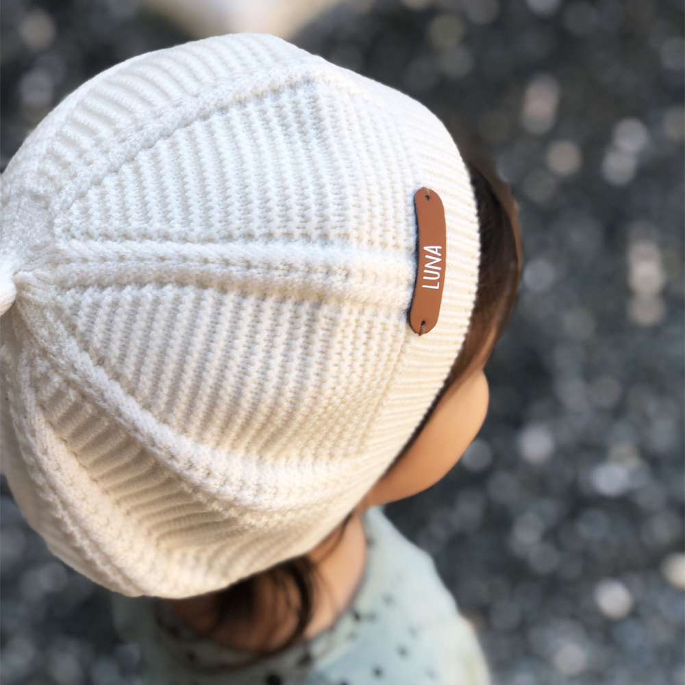 beret-retro-beige-prenom-simili-cuir