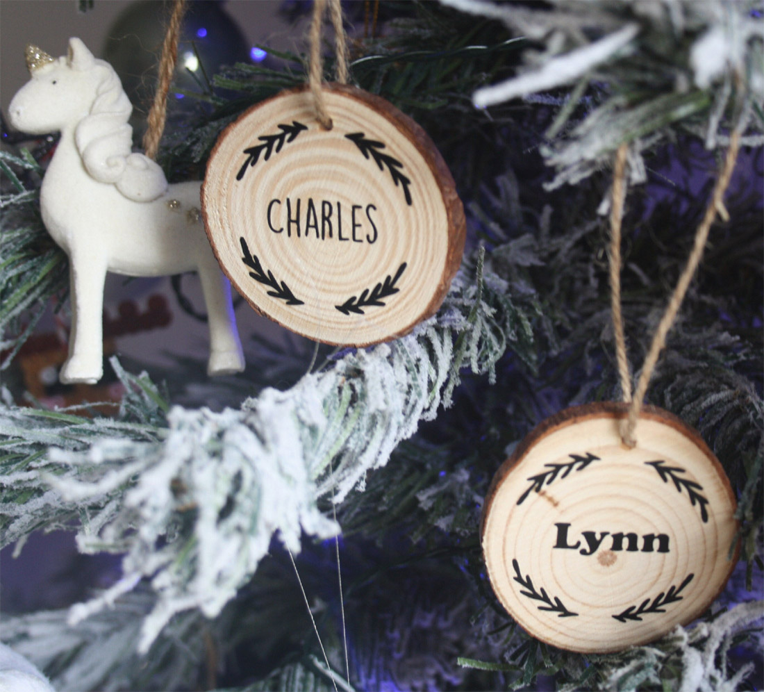 boule-noel-prenoms-charles-lynn-sapin-neige-licorne