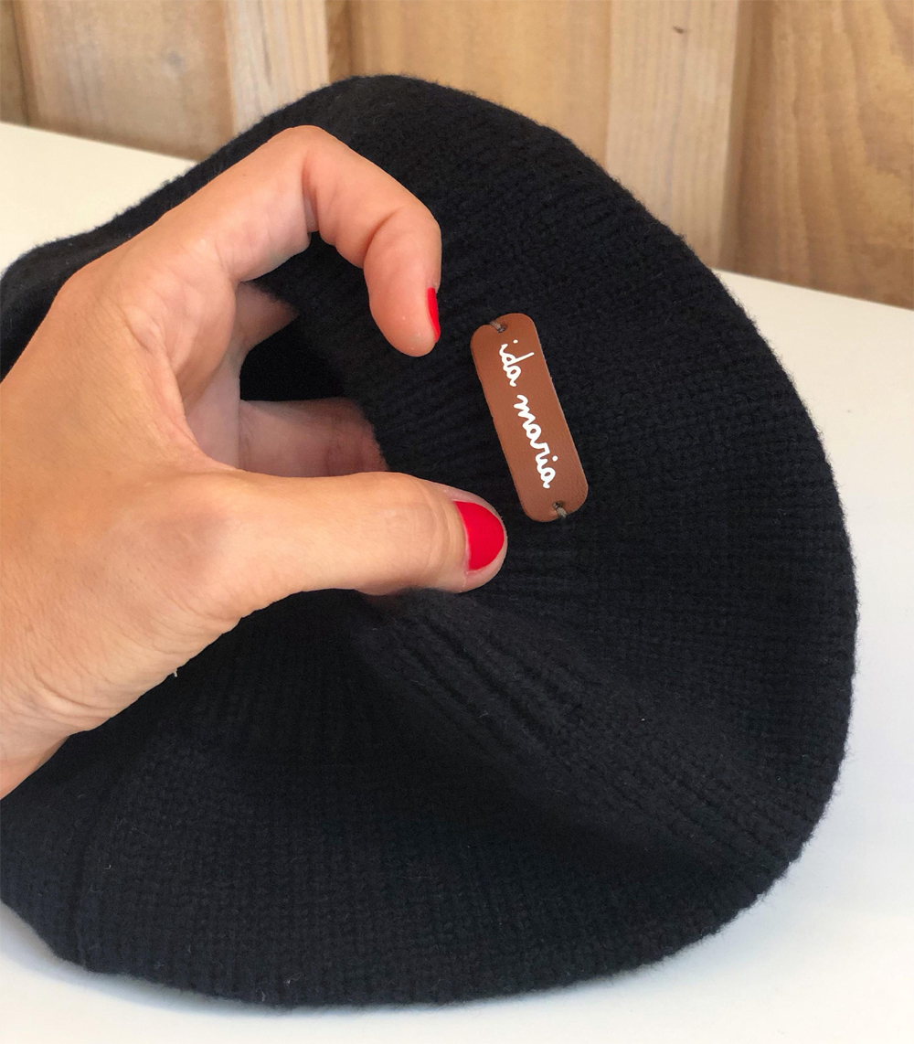 beret-laine-noir-personnalise-prenom-fait-main-enfant