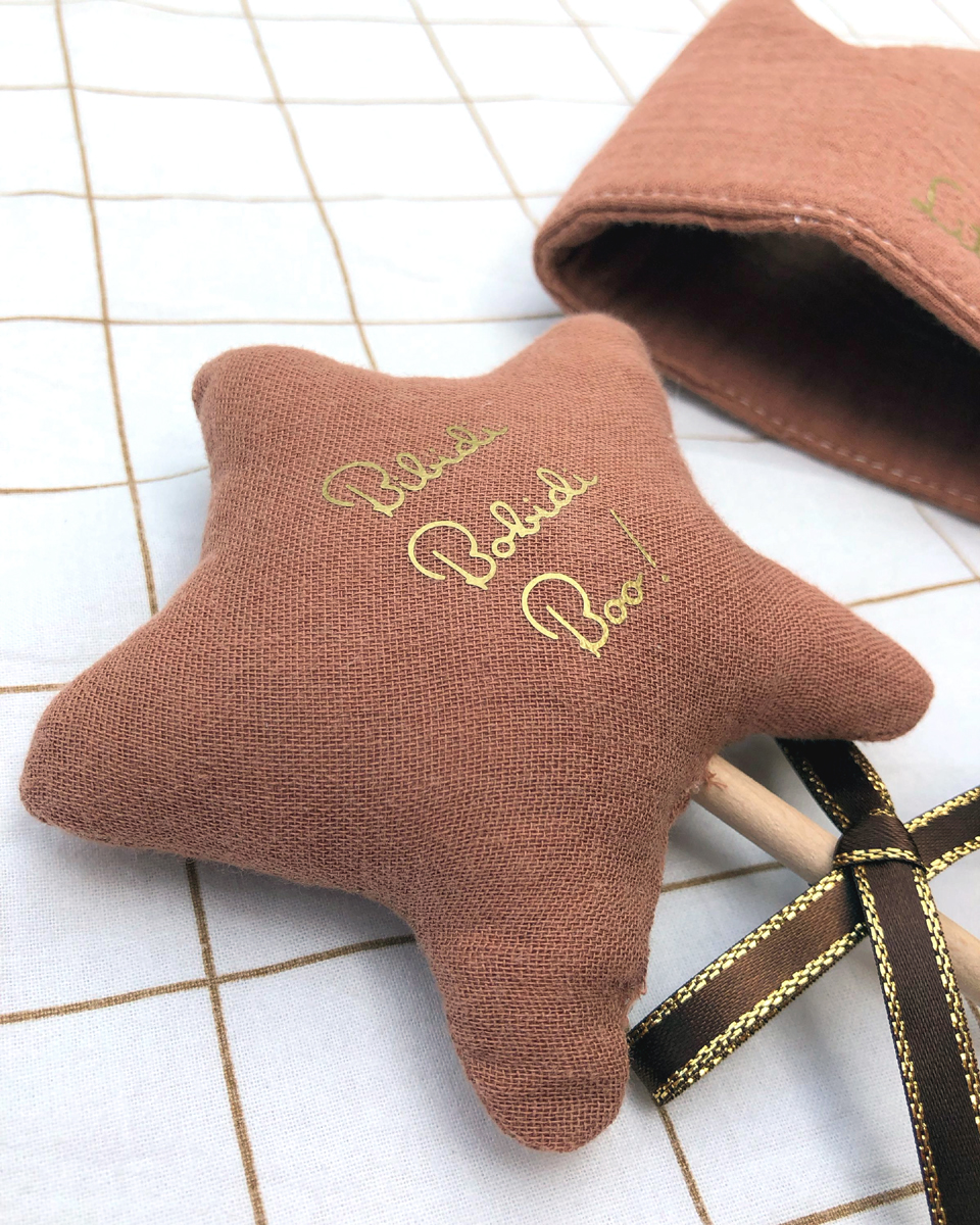 baguette-magique-enfant-doree-fantaisie-princesse-personnalisee