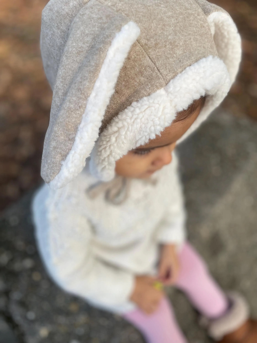 bonnet-lapin-bébé-hiver-cagoule-personnalisée-fourrure-mouton-douce-mastic-prénom