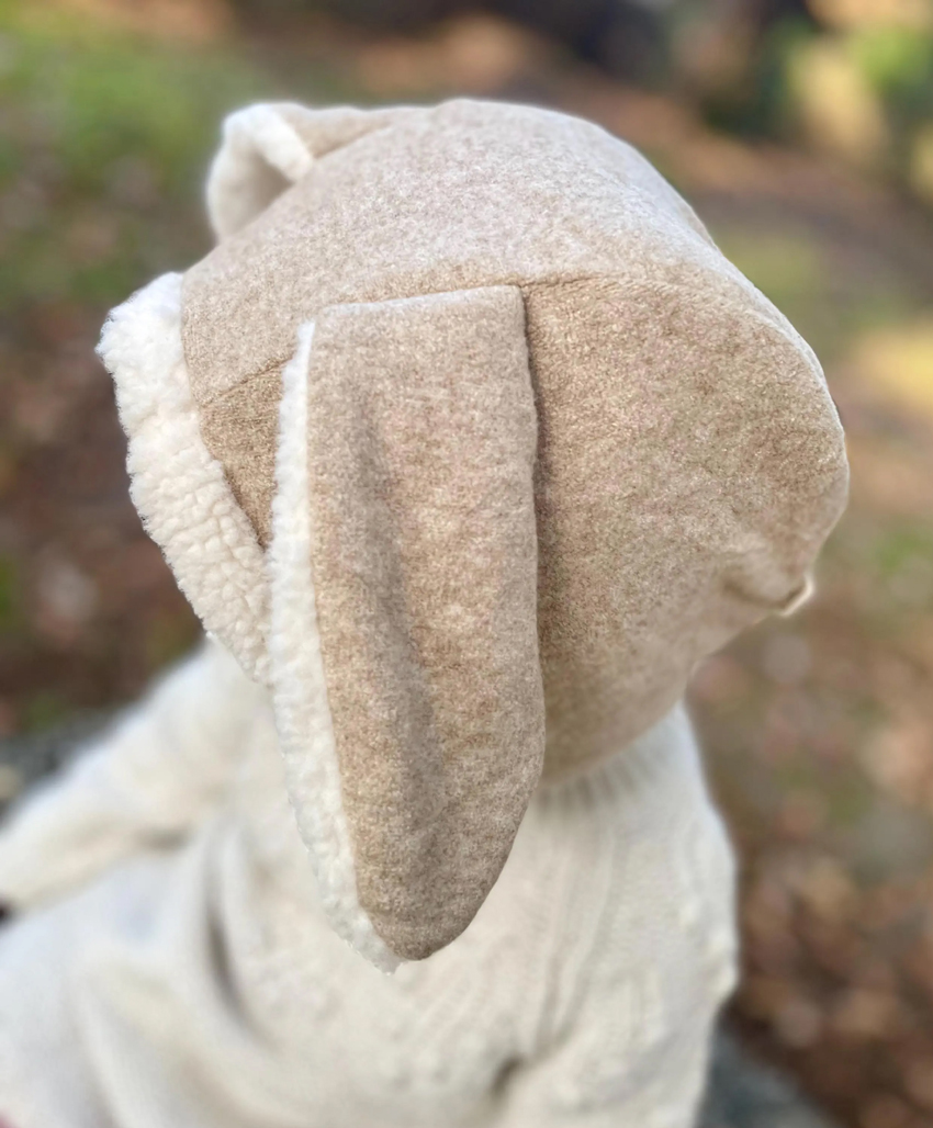 cagoule-oreilles-lapin-personnalisée-hiver-mastic-fourrure-mouton-chaude-bébé