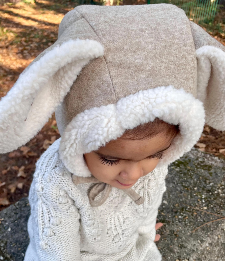 cagoule-lapin-bébé-personnalisée-hiver-fourrure-mouton-douce-prénom-mastic-enfant