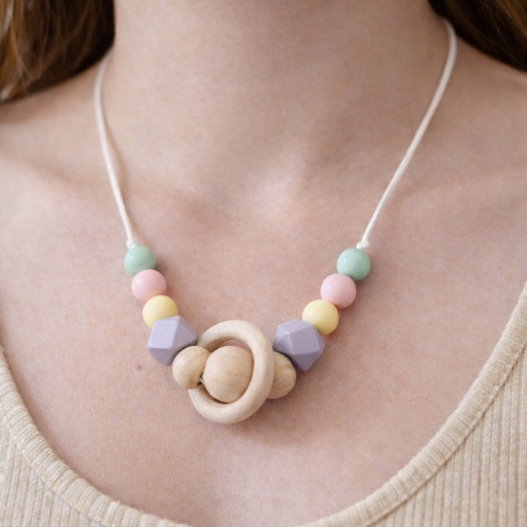 collier-maman-bebe-dentition-silicone-bois-pastel-apaise-bebe