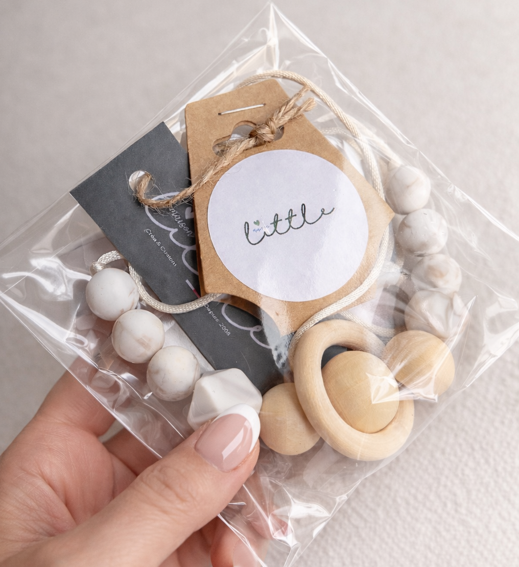 collier-allaitement-silicone-marbre-blanc-bois-naturel-cadeau-jeune-maman