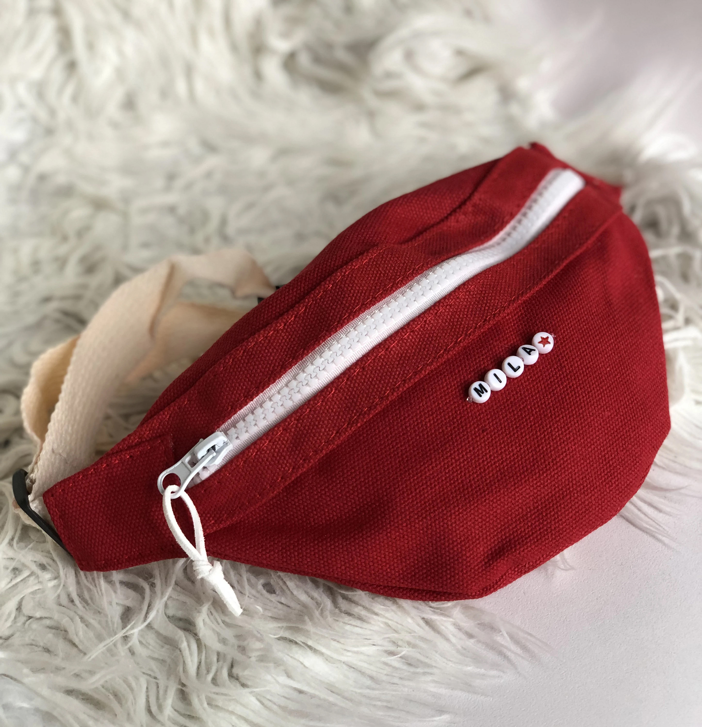 idée cadeau anniversaire enfant sac banane coeur rouge