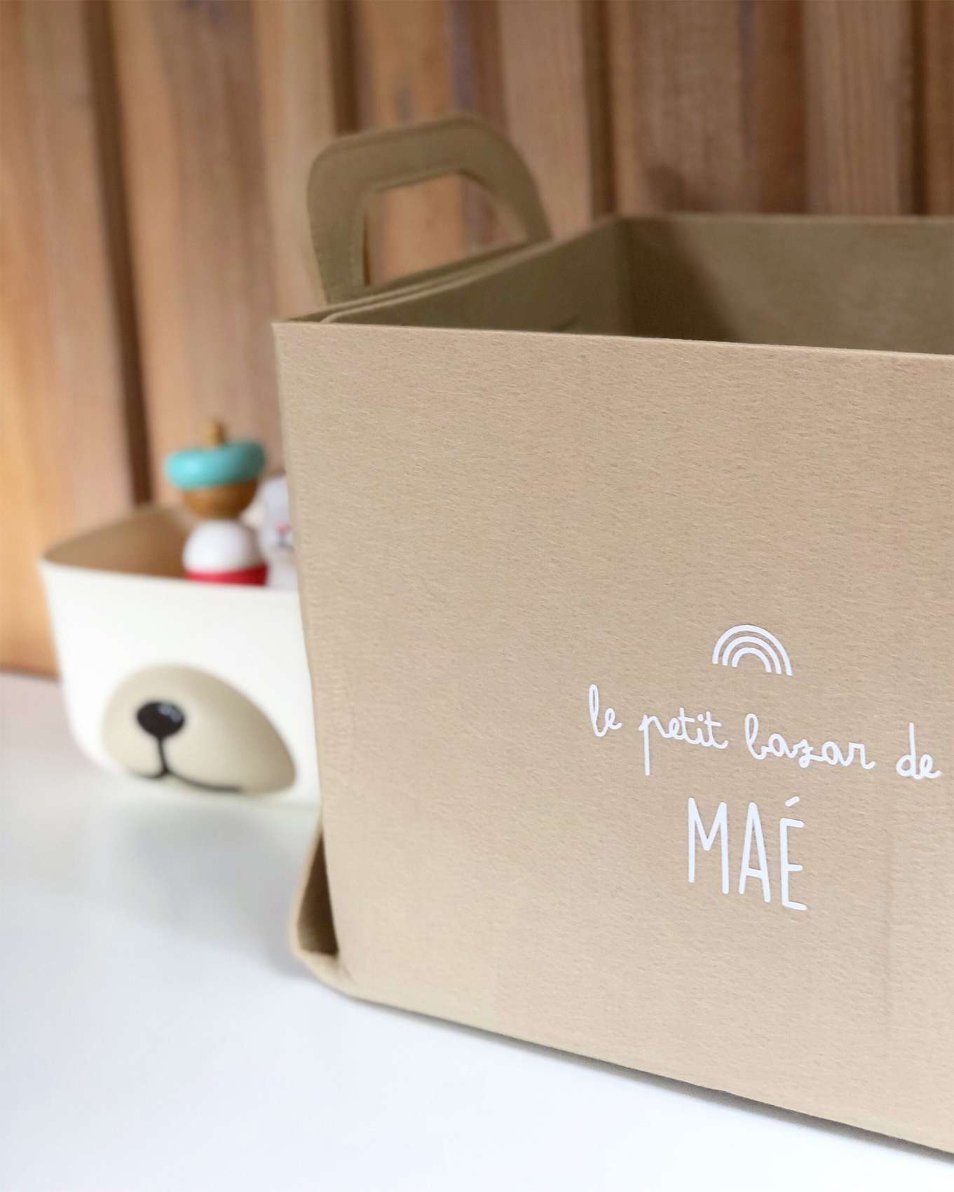 panier beige en feutre a poignées personnalisé