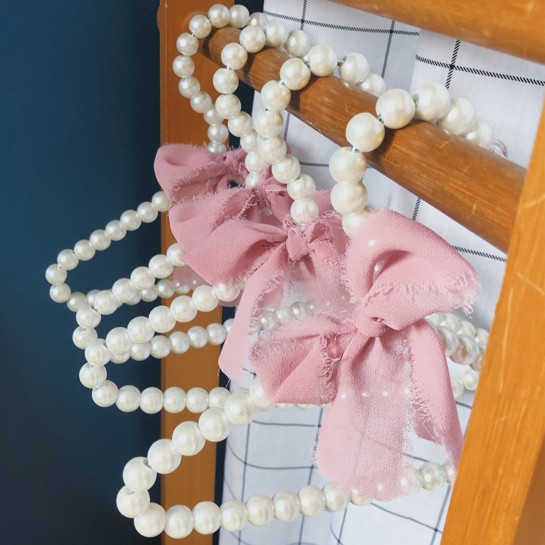 petit cintre perle noeud rose organza
