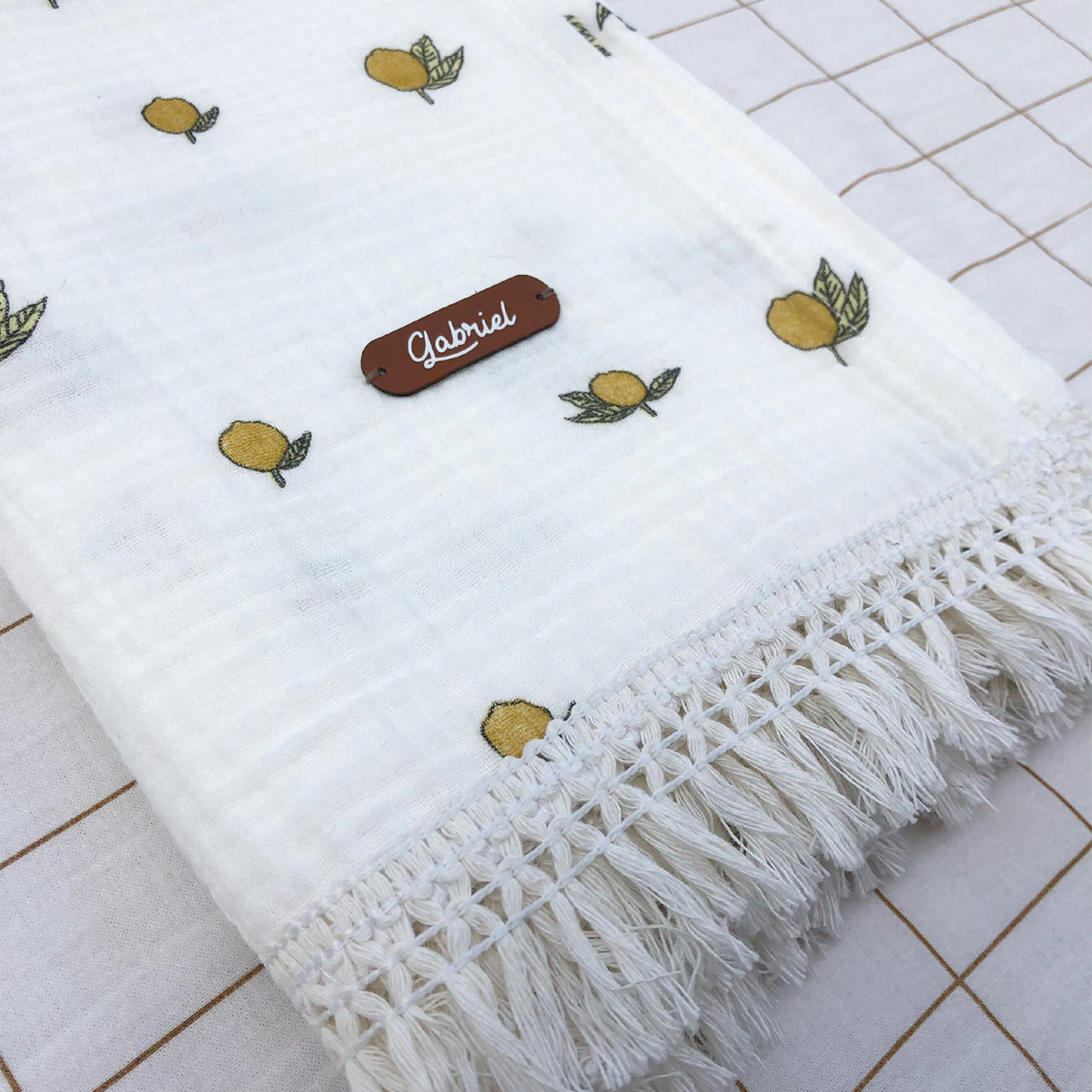 fouta de plage a franges enfant avec texte personnalisé