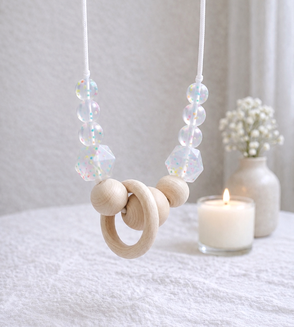 collier-portage-bebe-silicone-transparent-paillettes-confettis-bois-boheme