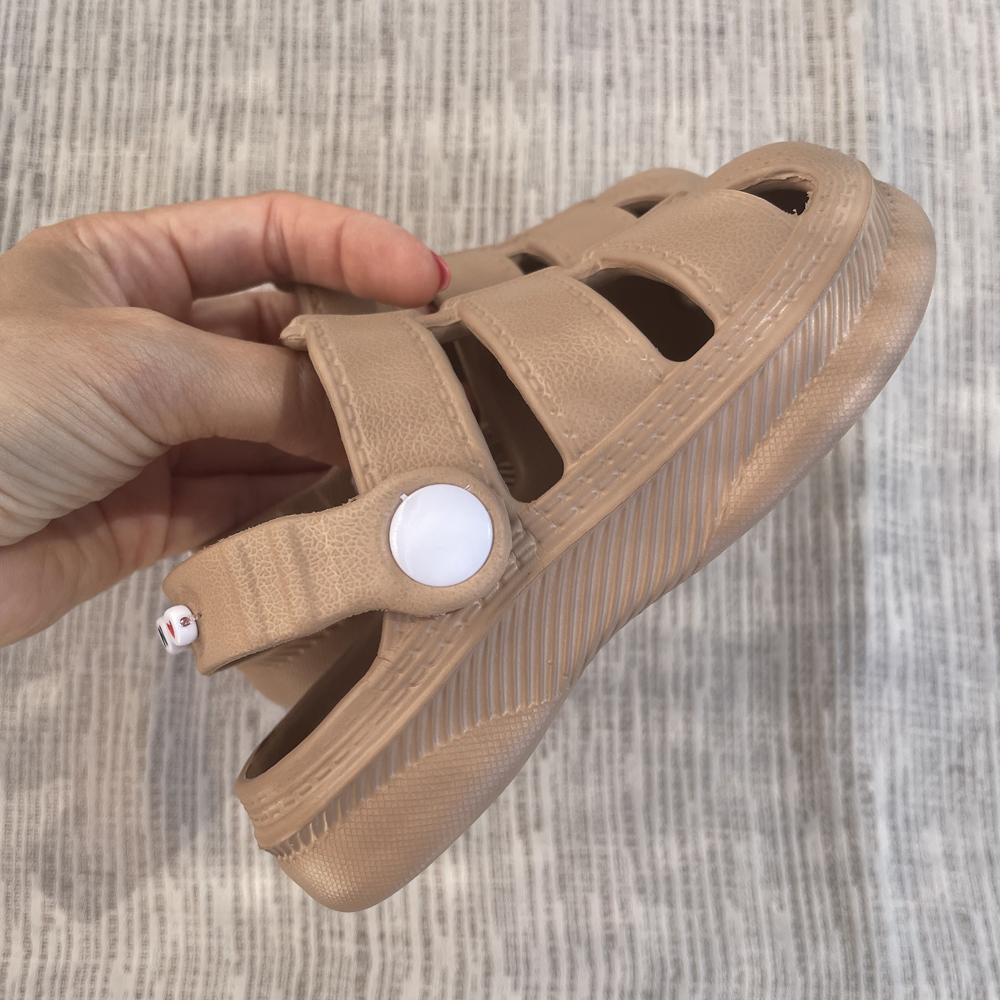 chaussures-eau-enfant-camel-personnalisees-semelle-antiderapante