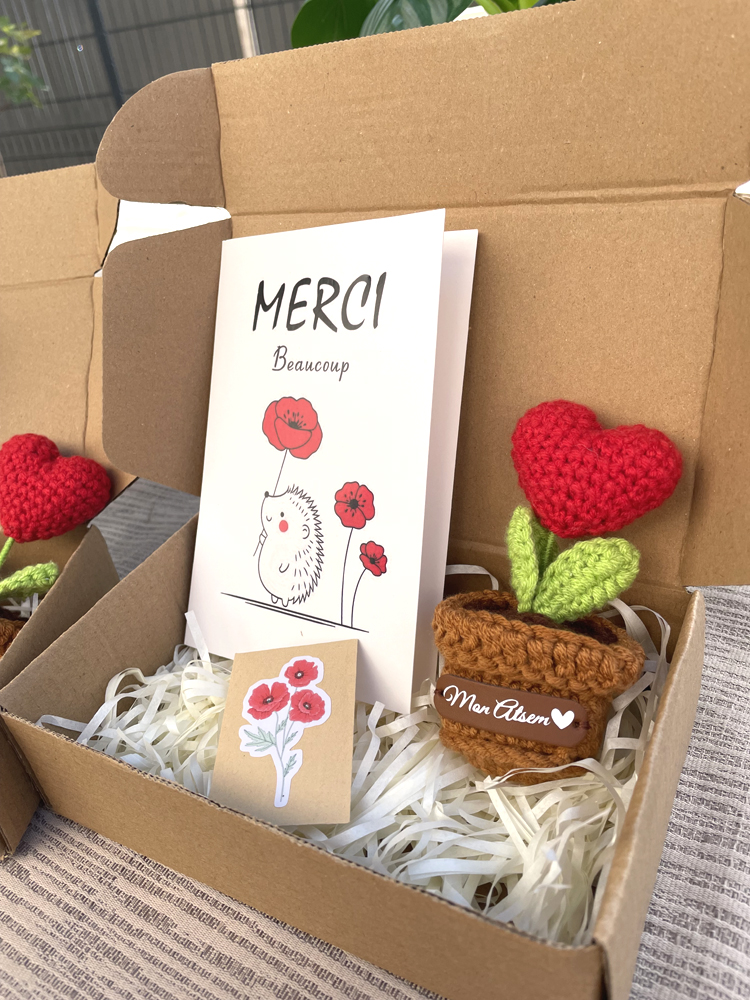 coffret-cadeau-maitresse-nounou-atsem-fin-annee-idee-cadeau-fleur-coeur