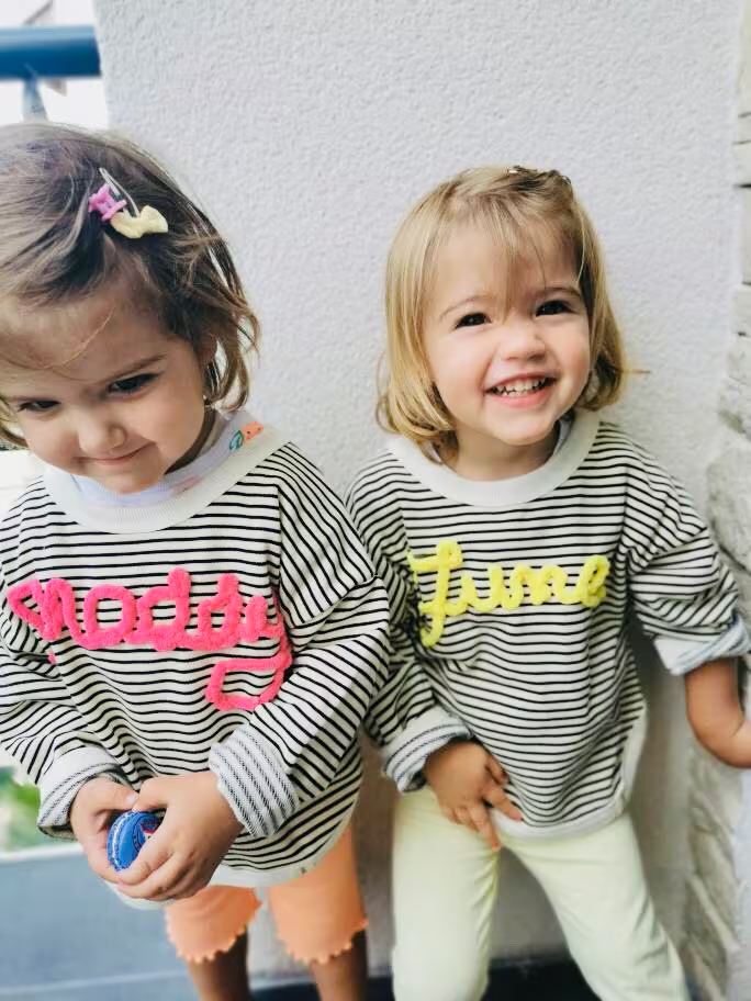 sweat  bébé enfant prénom cousu main fluo