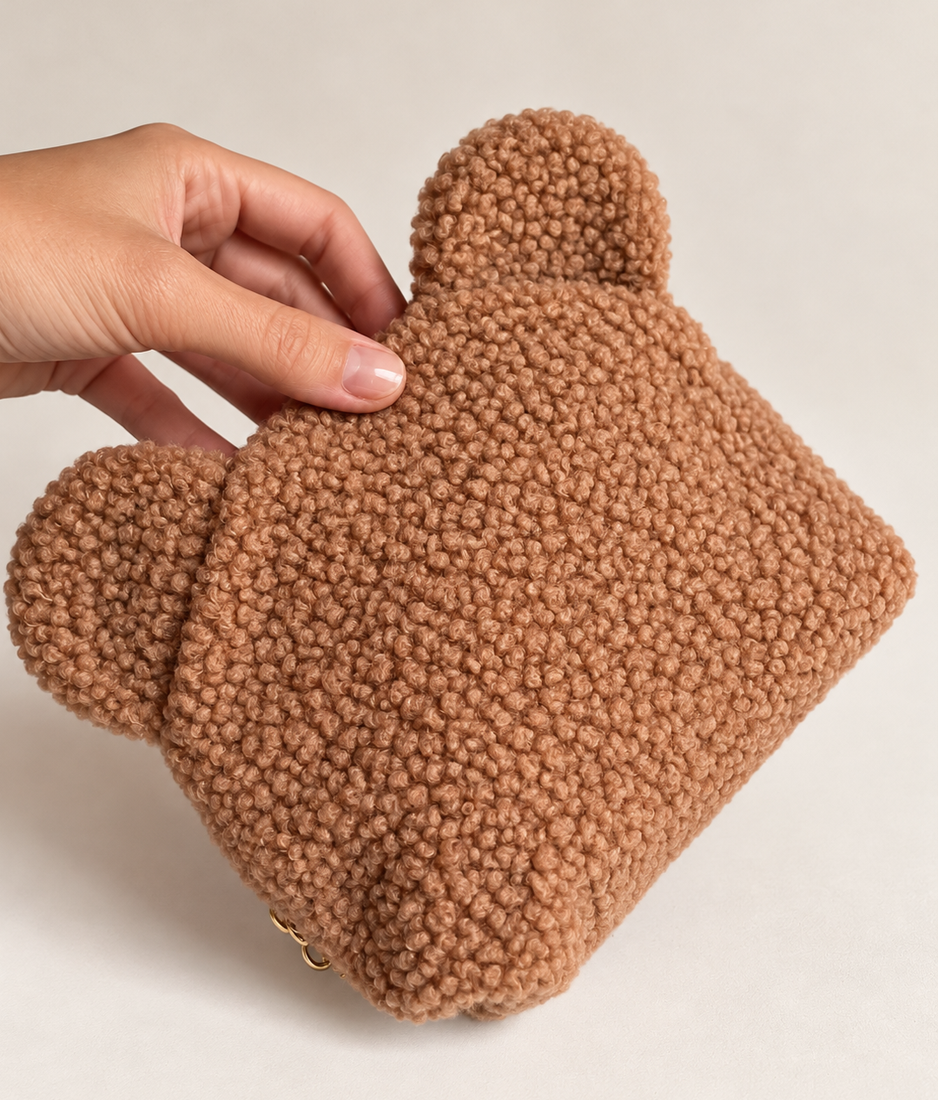 pochette-ourson-teddy-dos-matiere-bouclette