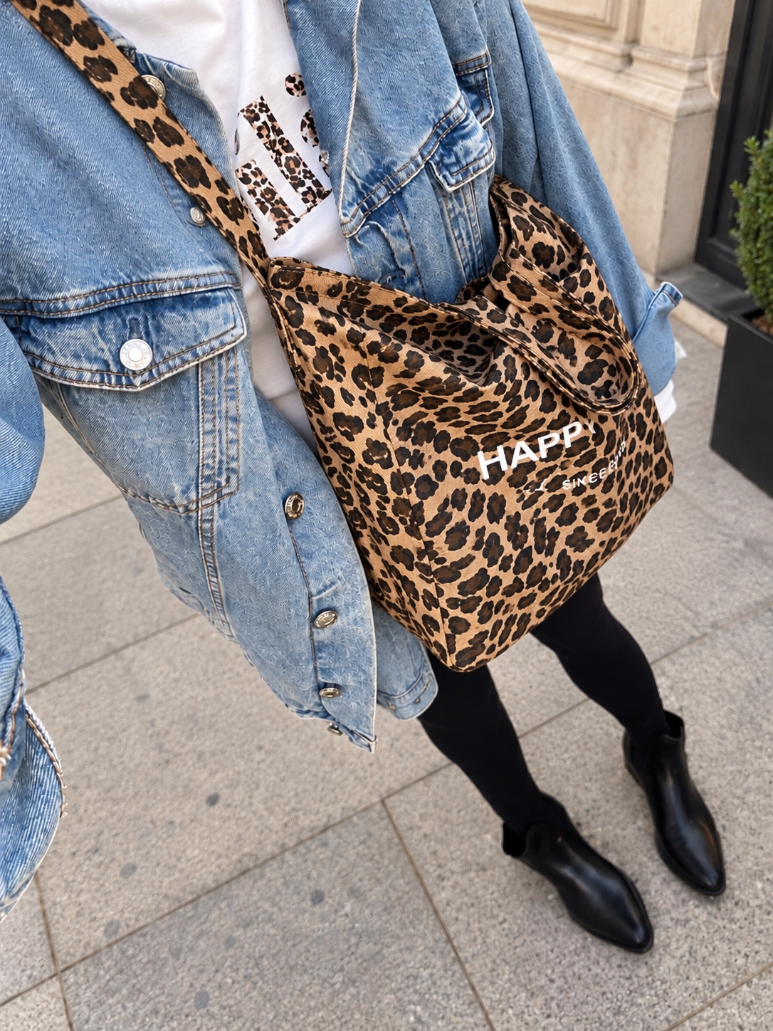 sac-cabas-leopard-femme-personnalise-porte-bandouliere