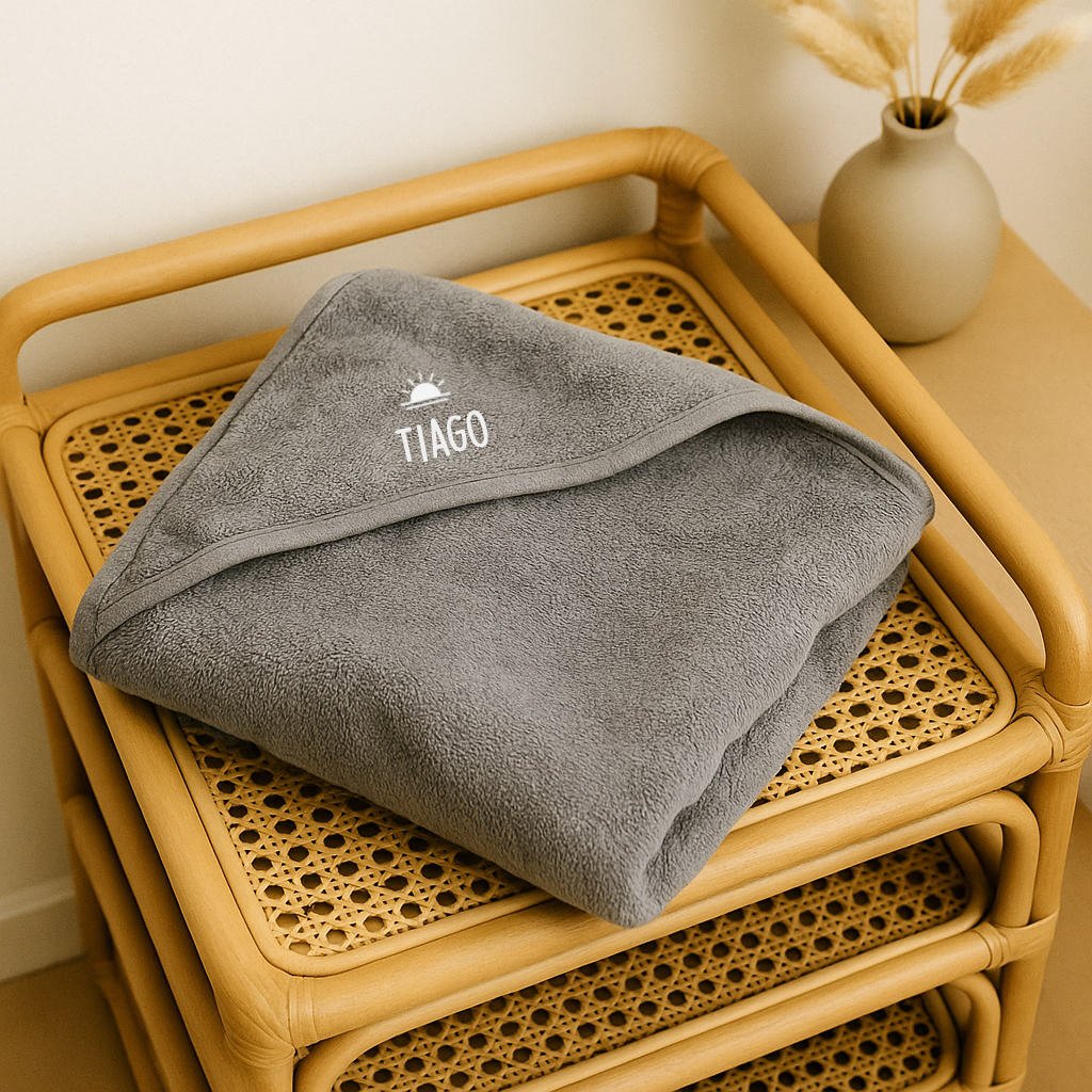 serviette-capuche-grise-personnalisee-tiago-coucher-soleil