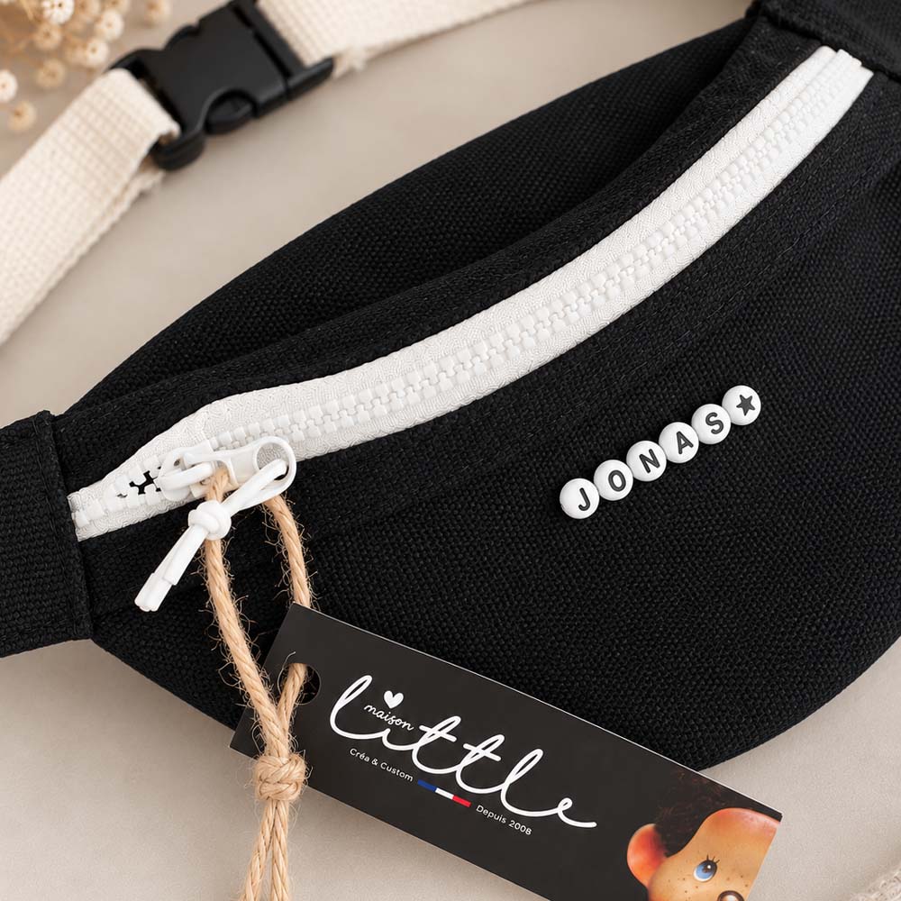 sac-banane-noir-personnalise-prenom-detail