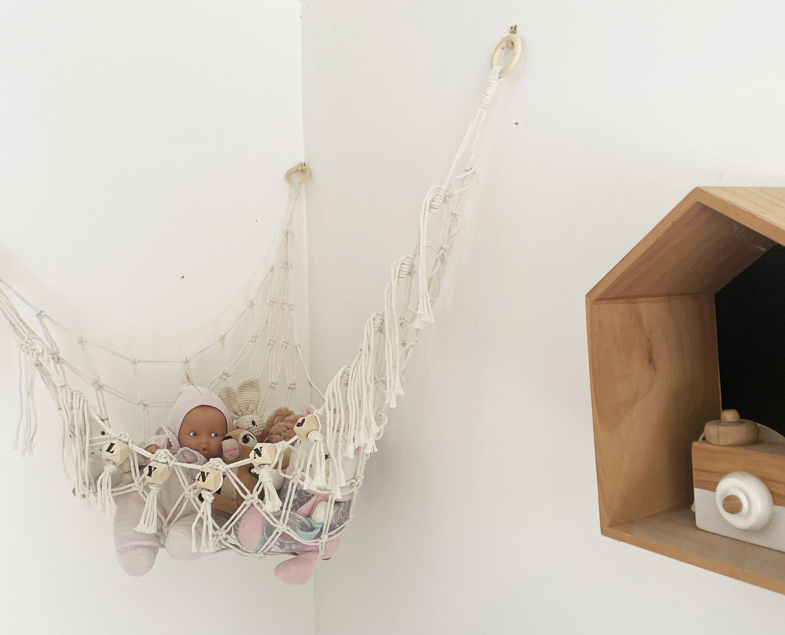 hamac décoratif avec prénom sur perles en bois