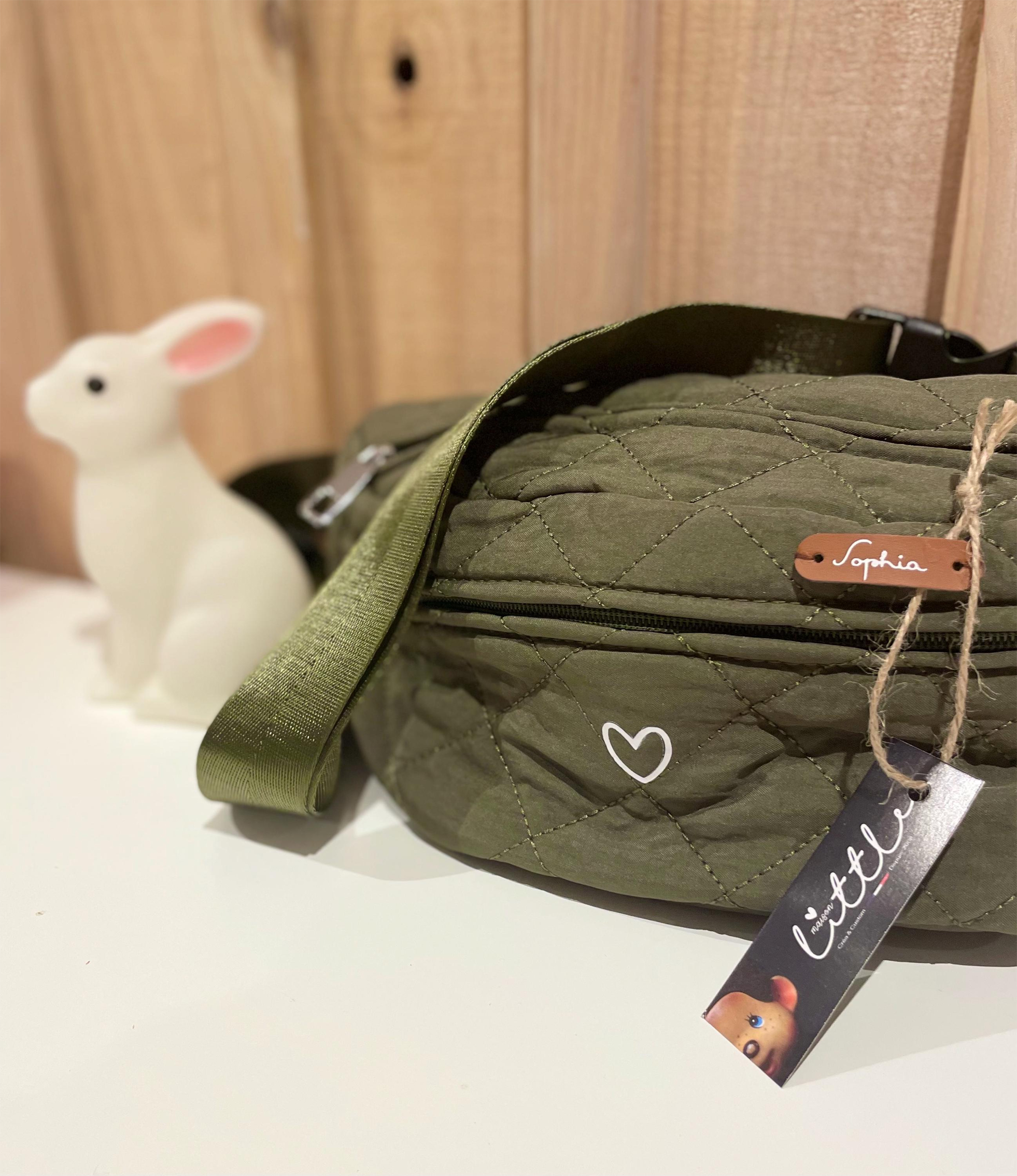 sac bandoulière kaki avec coeur