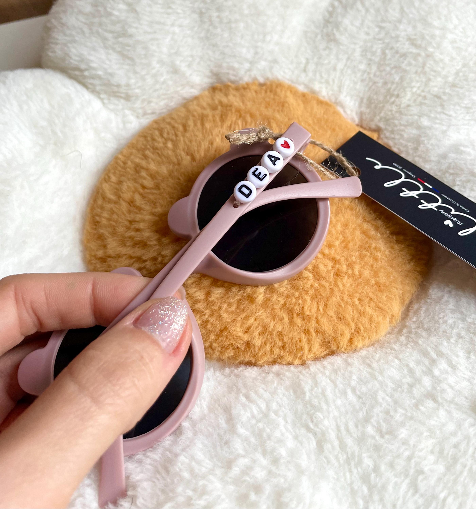 lunettes enfant avec prénom perles lettre et coeur