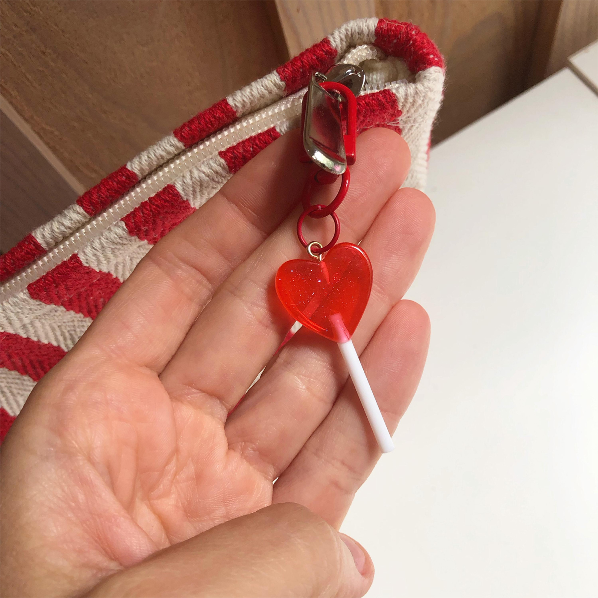 charm sucette coeur sucre trousse de toilette