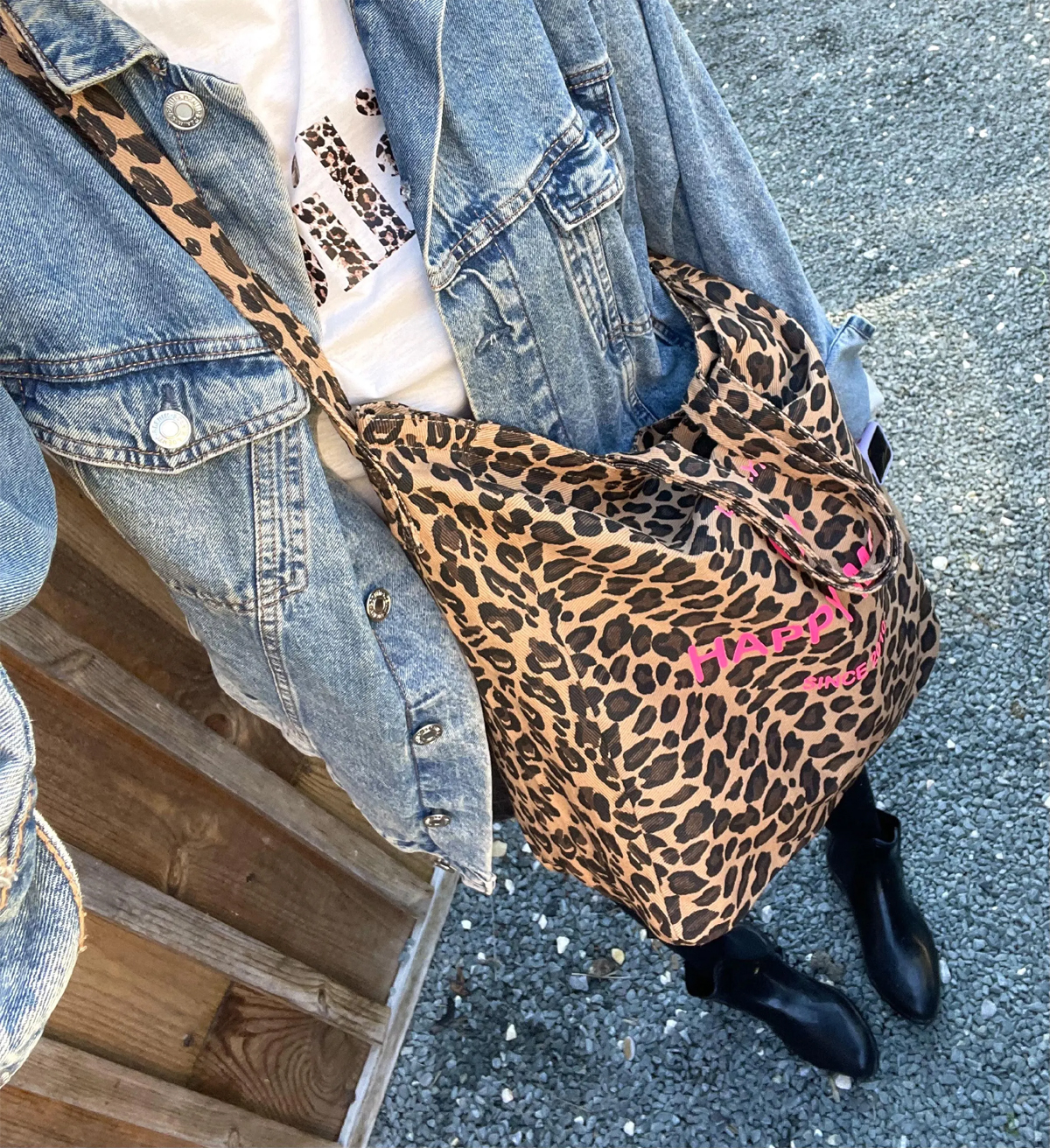 sac epaule fourre tout en tissu léopard avec texte personnalise
