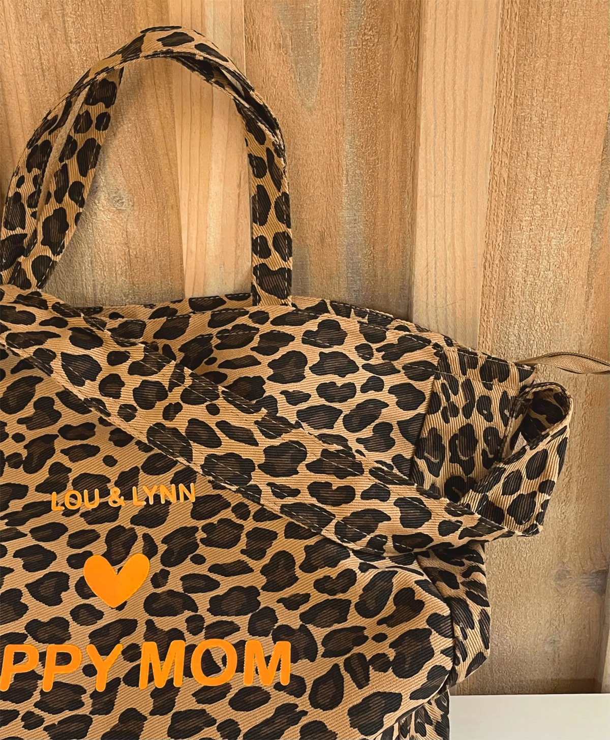 sac été orange fluo avec motif léopard
