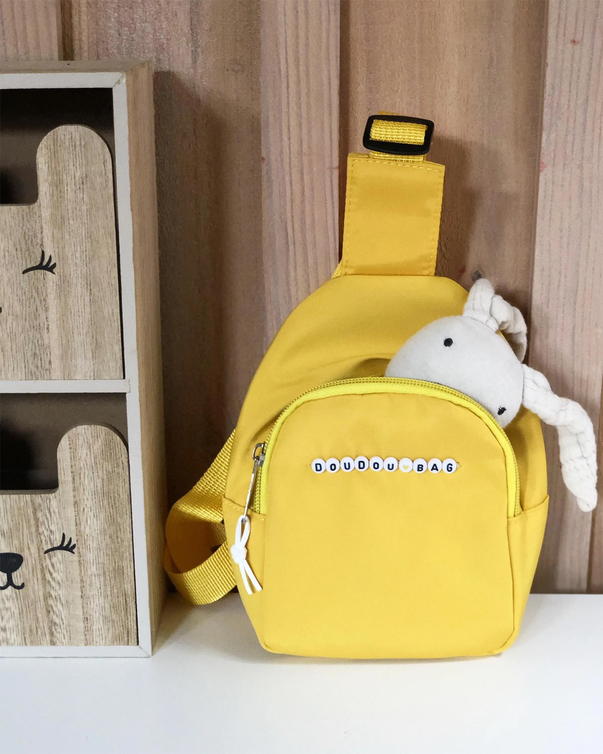 pochette sacoche enfant coeur jaune zip et sangle épaule