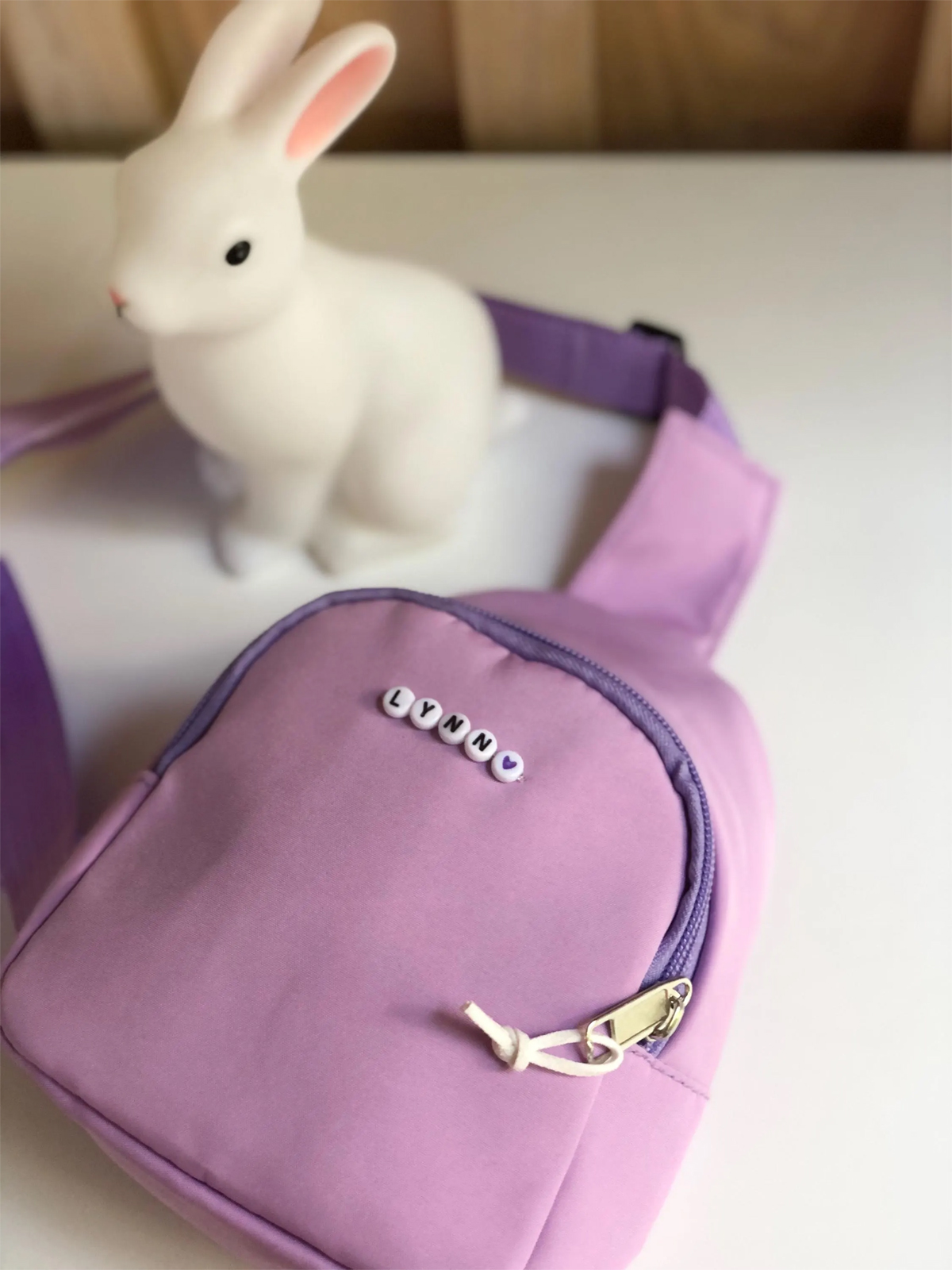 sac banane enfant violet avec prénom personnalisé