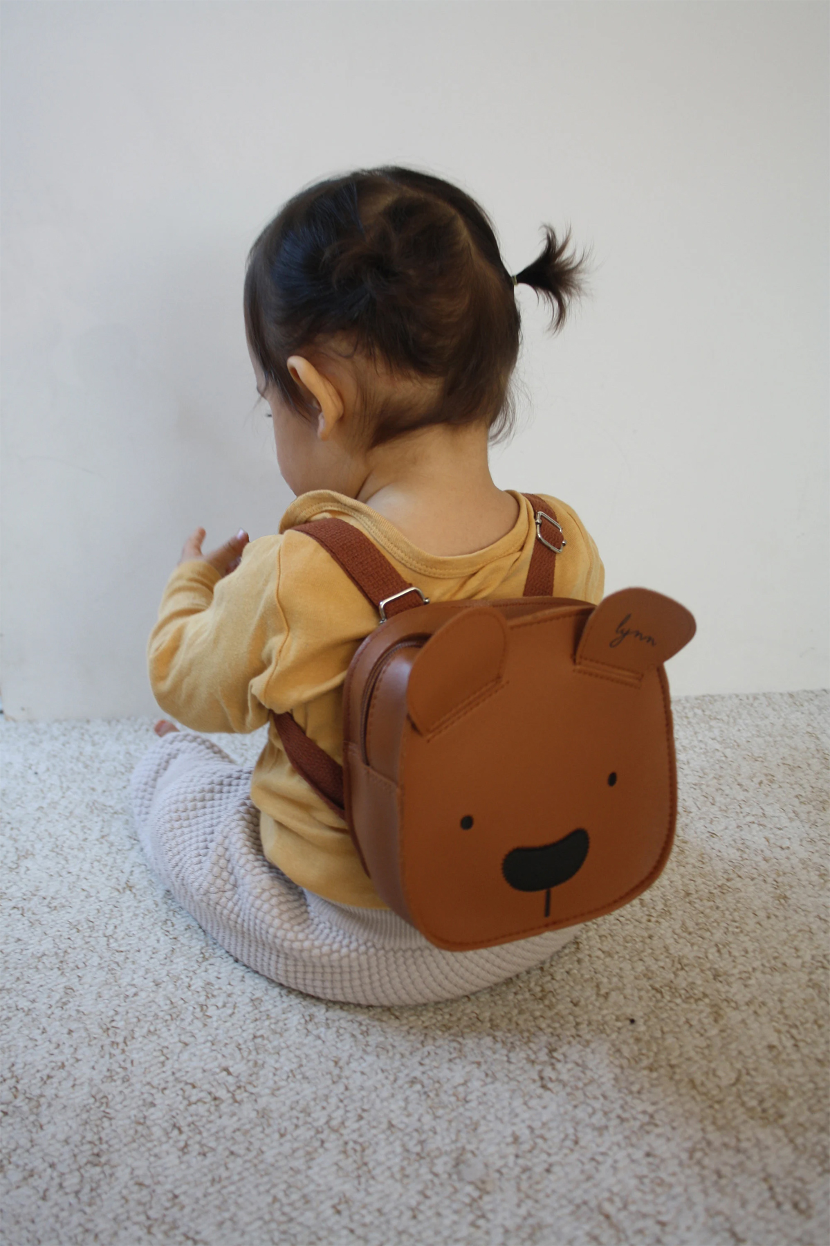 petit sac de crèche zippé en simili avec oreilles ours