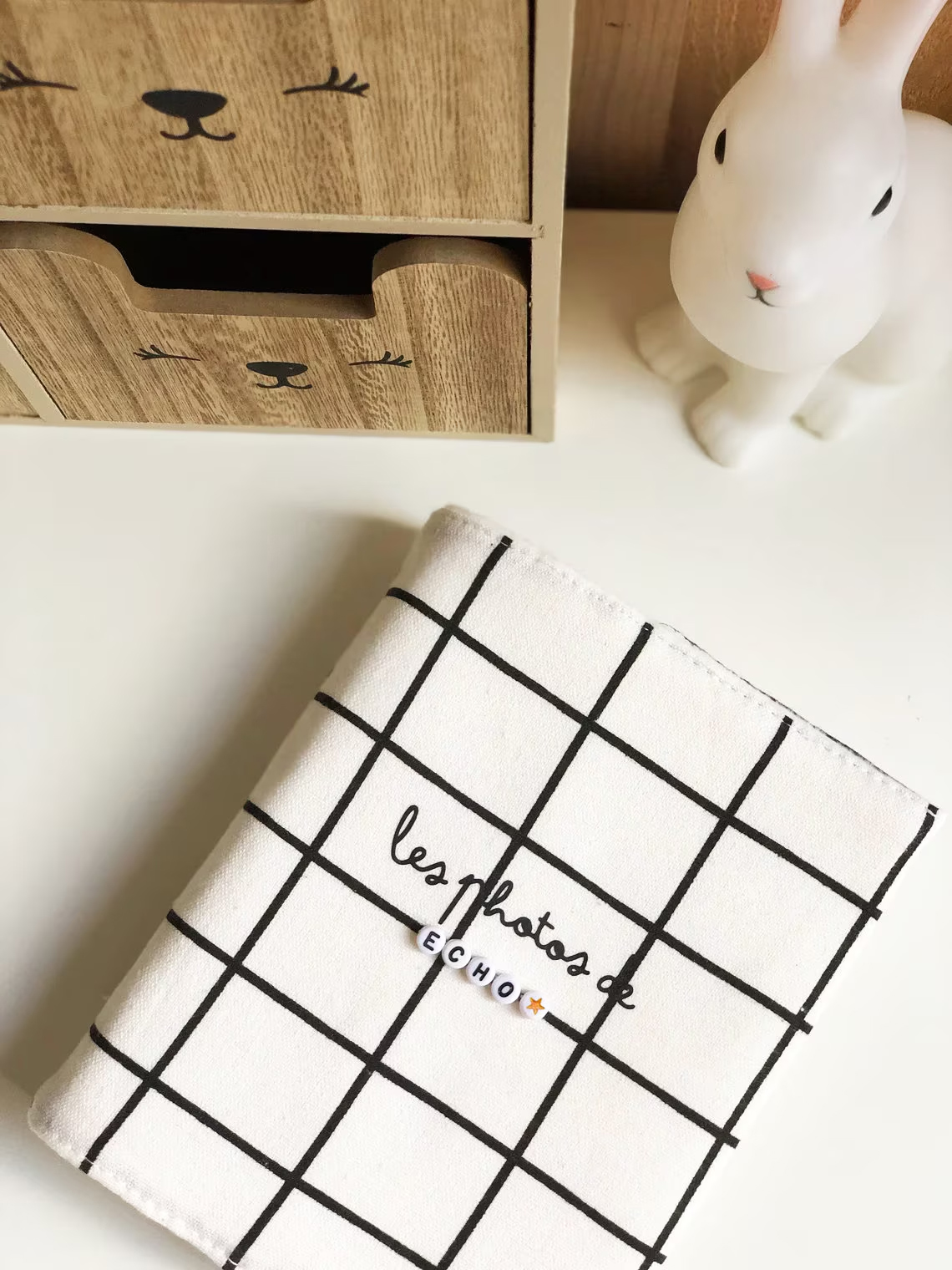 livre-photo-tissu-carreaux-cadeau-naissance-enfant-prenom-perles