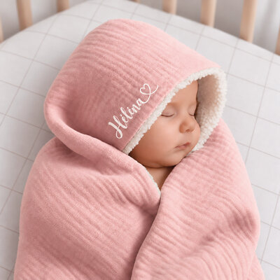 couverture-chaude-emaillotage-bebe-rose-prenom